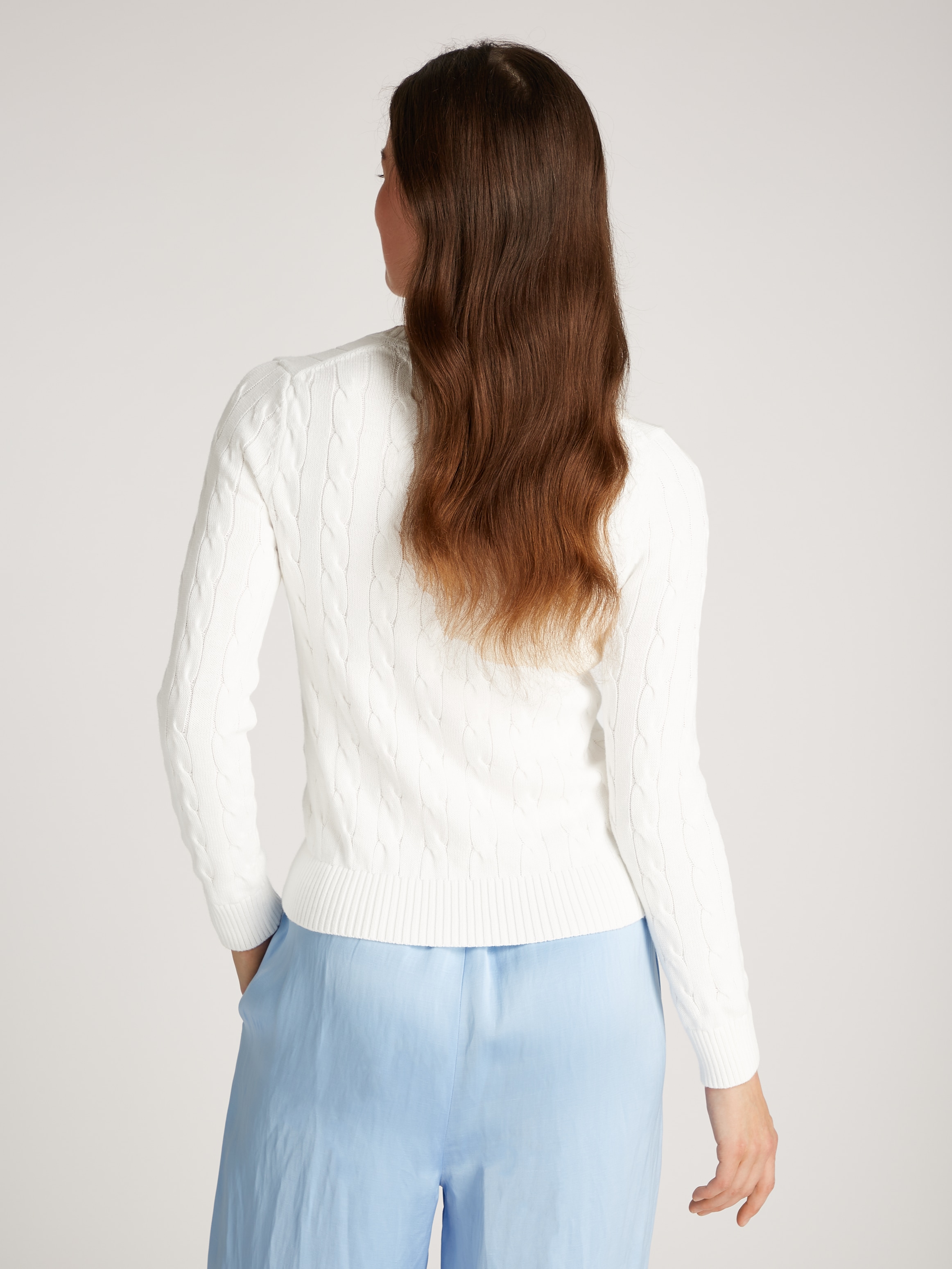 Tommy Hilfiger Rundhalspullover »CO CABLE VAR LS C-NK SWT«, mit Zopfmuster, Logostickerei