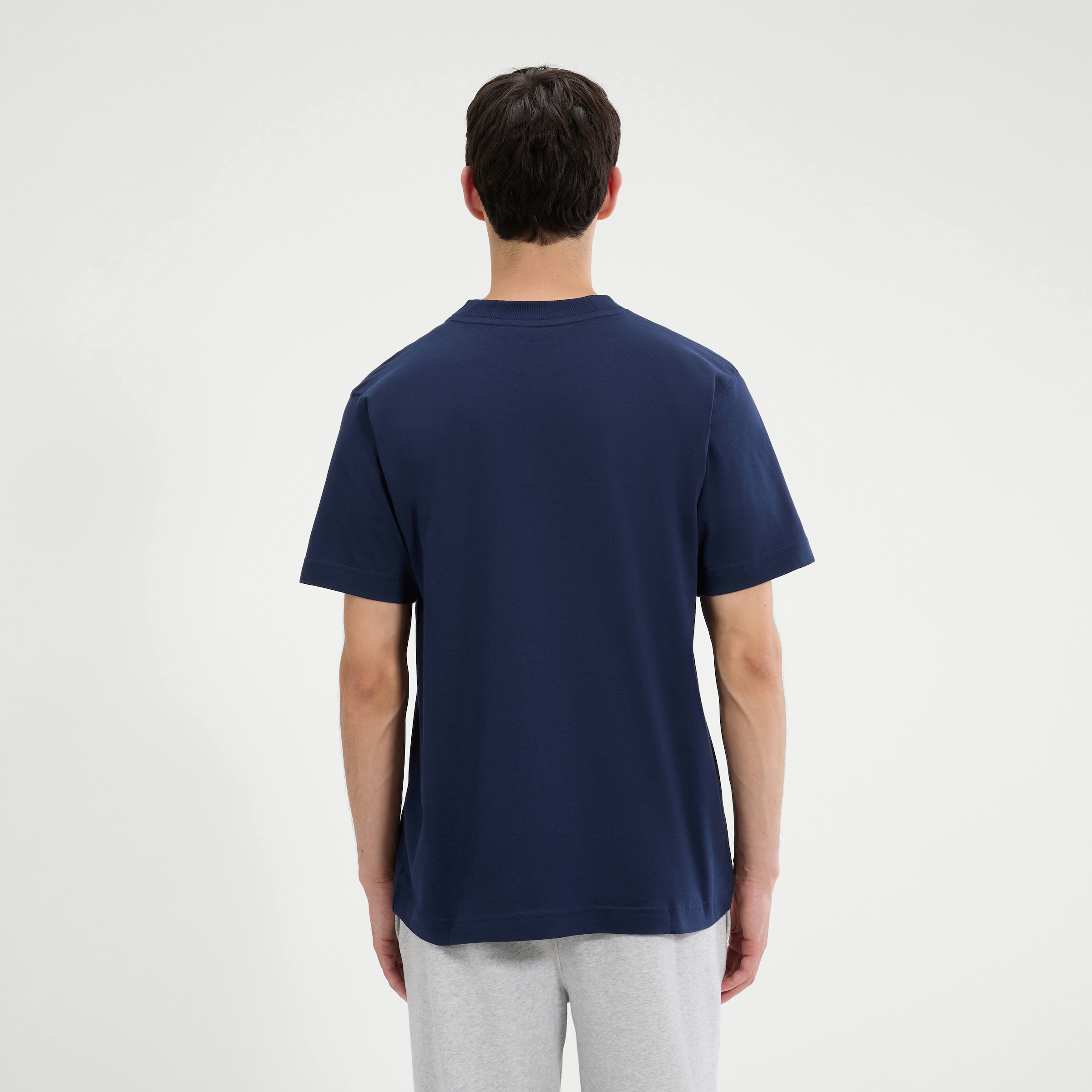 Ellesse T-Shirt »ACCIANO T-SHIRT« Kurzarm, mit Rundhalsausschnitt, ohne Verschluss, aus Baumwolle