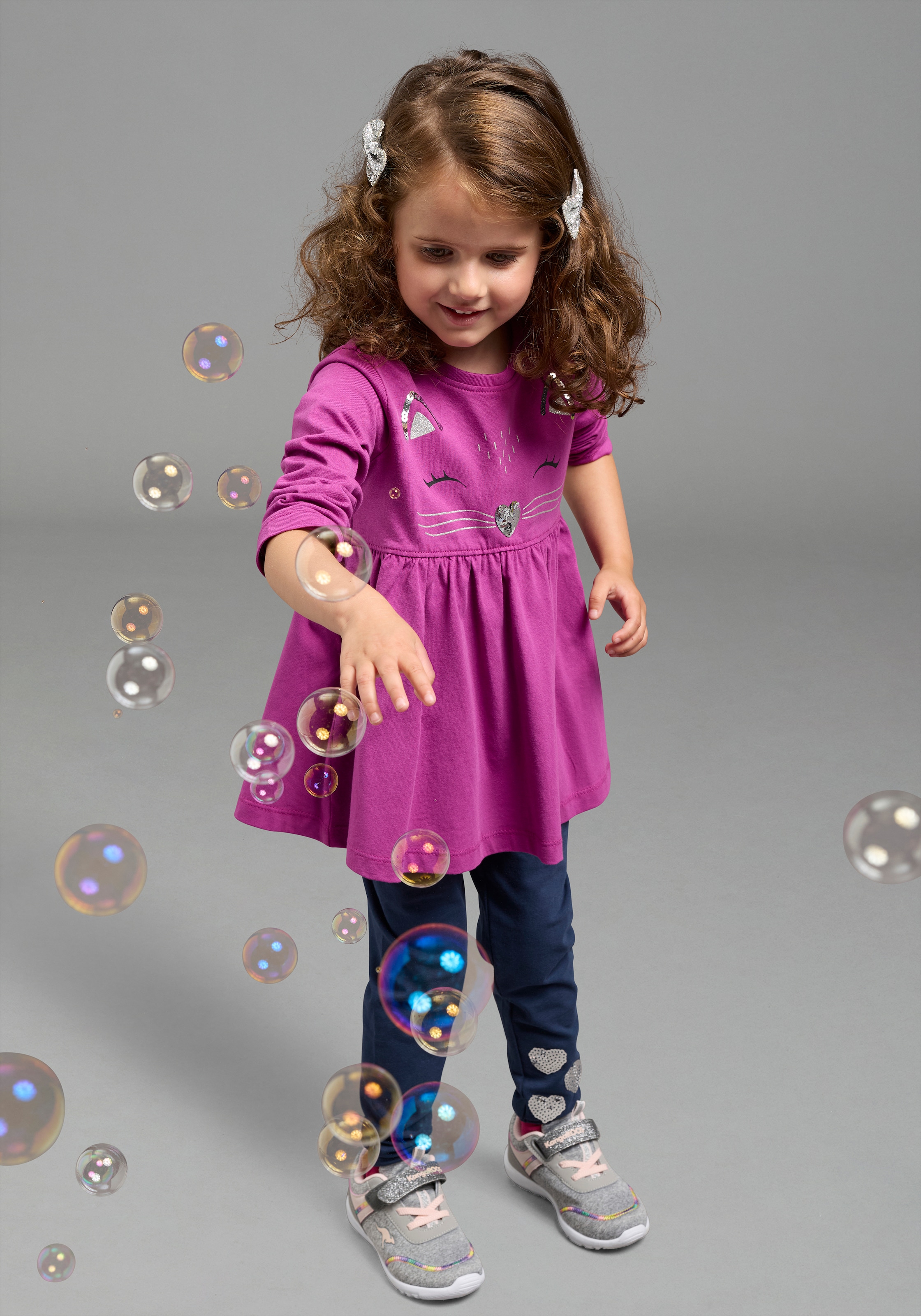 KIDSWORLD Langarmshirt & Leggings »2tlg. Set Shirt + Leggings mit schöner Paillettenapplikation« Set, 2, 2 Süßes Outfit für kleine Mädchen