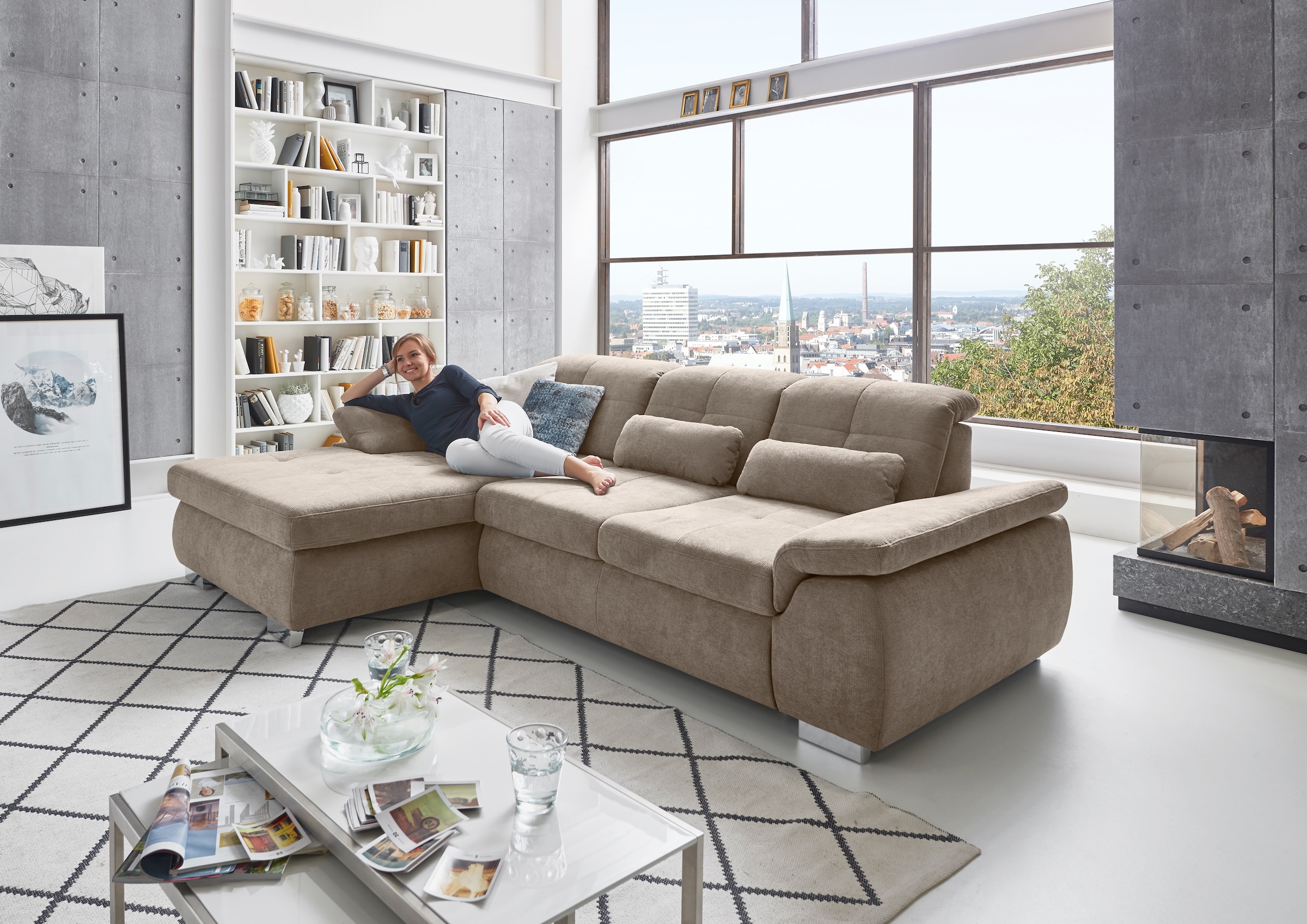 Die PlanBar Ecksofa »MP-IN16037 L-Form mit Federkern-Polsterung«, mit Sitztiefenverstellung & Zierkissen