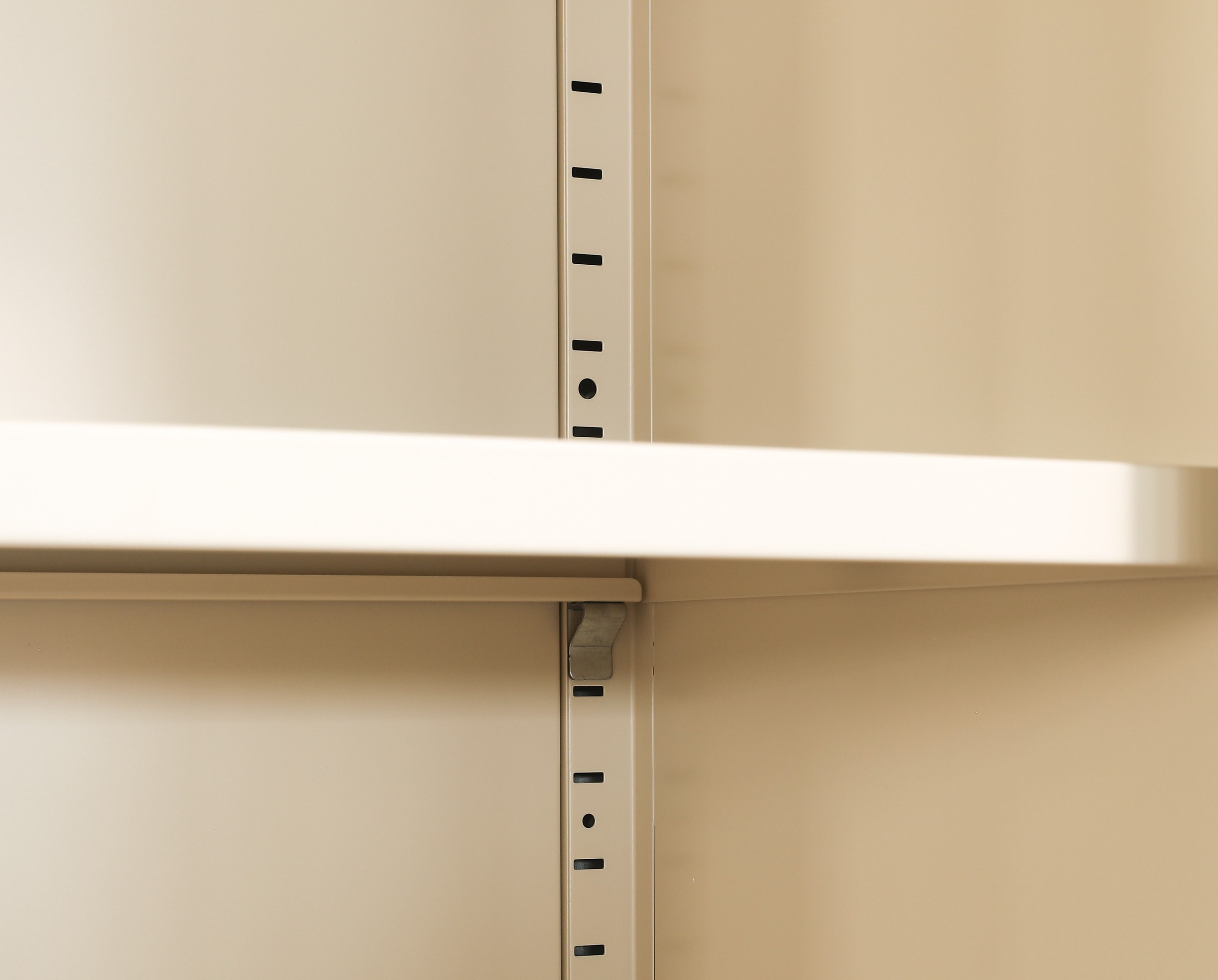 OTTO home Kleiderschrank »GERRON Kleiderschrank Metallschrank Spind« Schlafzimmerschrank mit 2 Türen weiß Breite 80cm