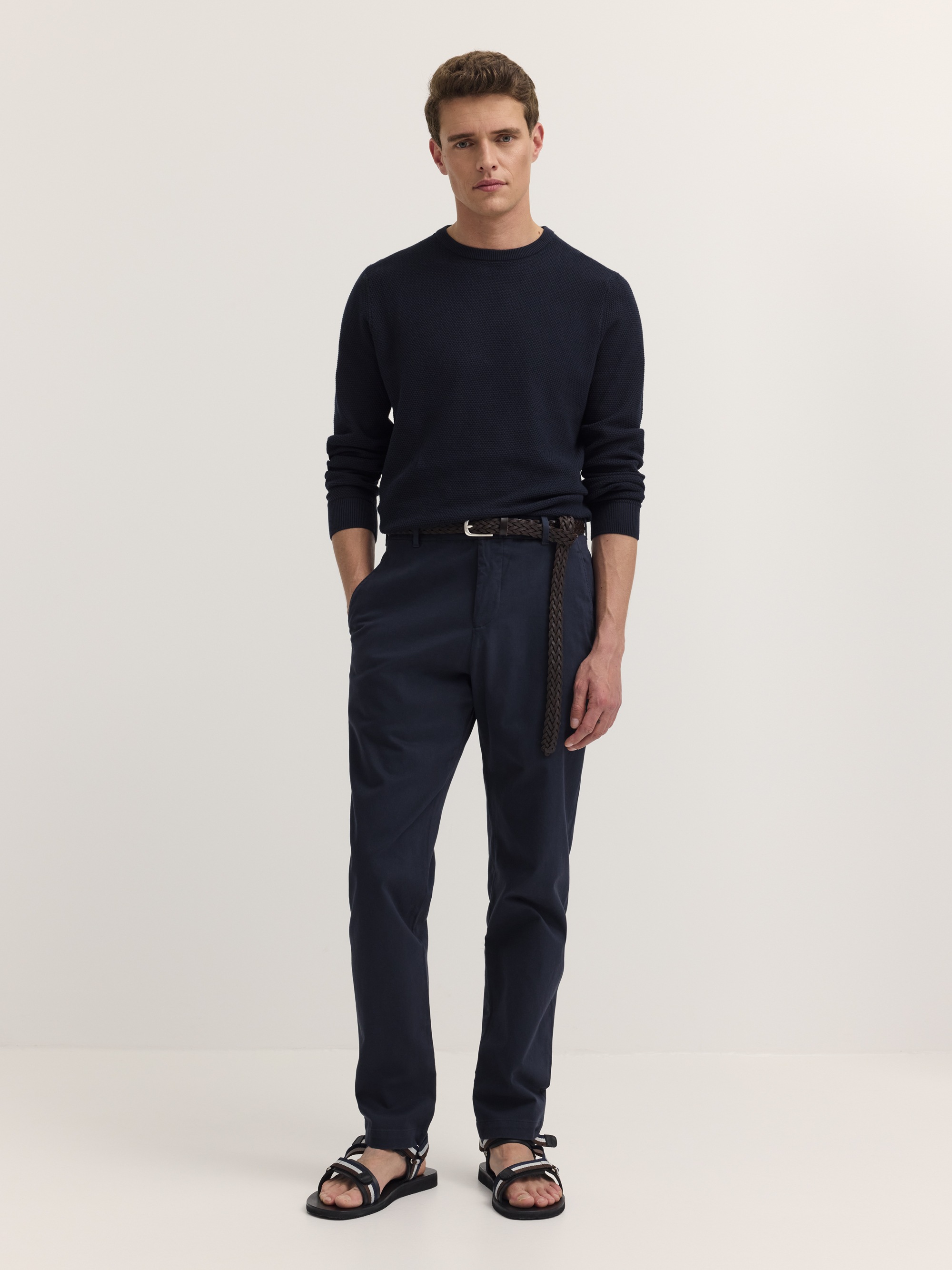 bugatti Rundhalspullover »Regular Fit« mit einer Struktur