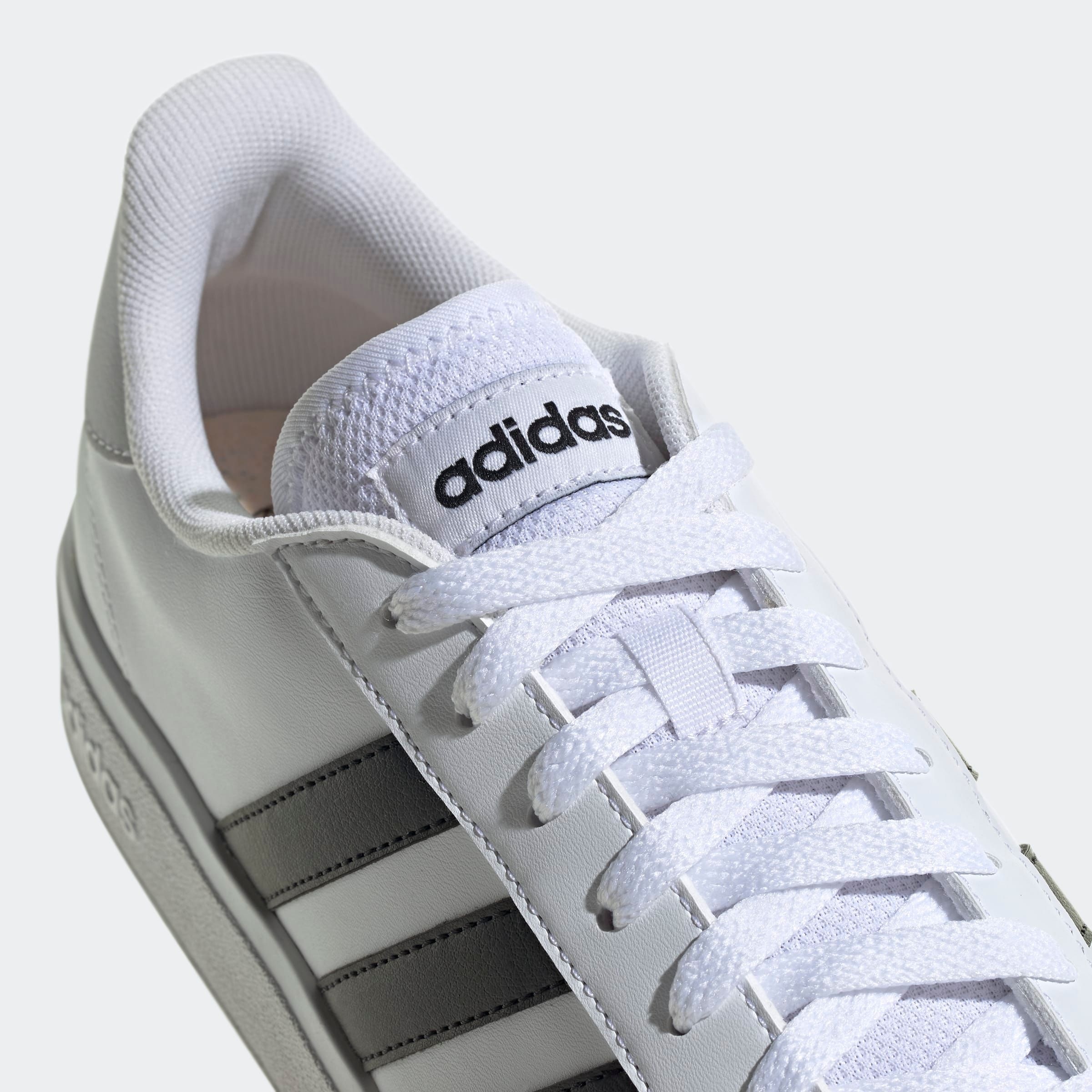adidas Sportswear Sneaker »GRAND COURT TD LIFESTYLE COURT CASUAL«, Design auf den Spuren des adidas Superstar