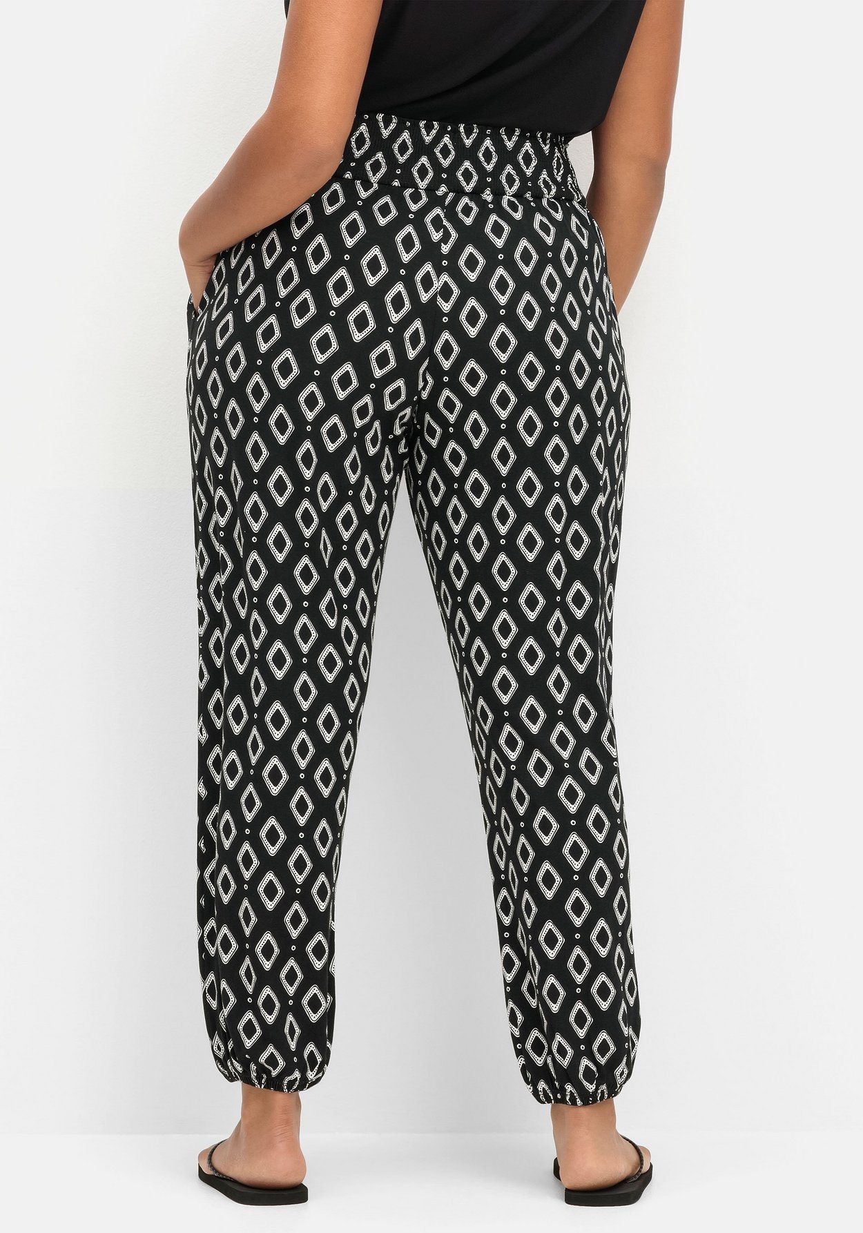Sheego Schlupfhose »Jerseyhose mit seitlichen Eingriffstaschen«