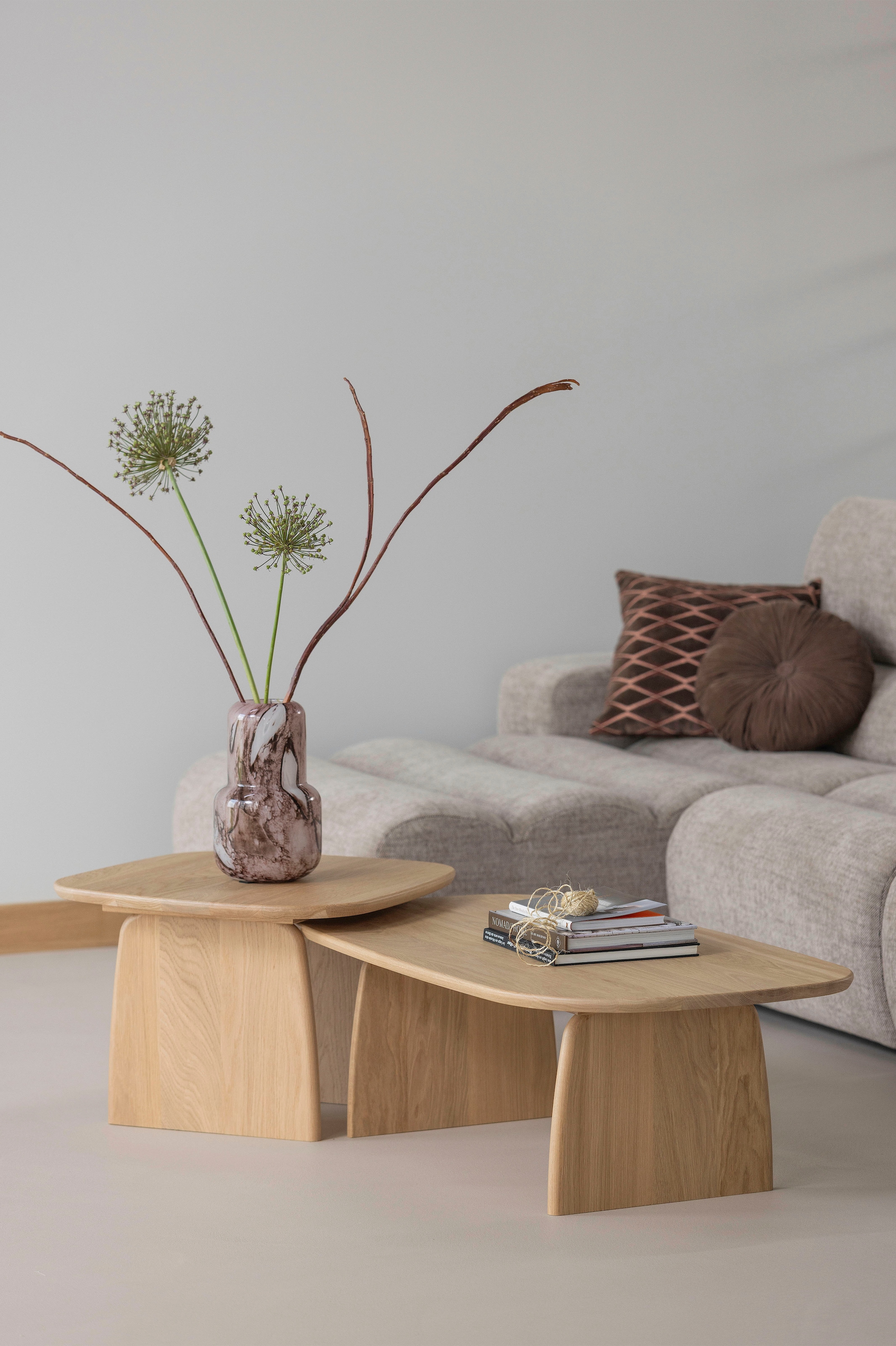 WOOOD Couchtisch »Tablo mit FSC®-Mix Eichenholz und organischer Form B60 x T60 x H40 cm« Transparente Schutzlackierung, Tragkraft 50 kg, kompakte Ausführung