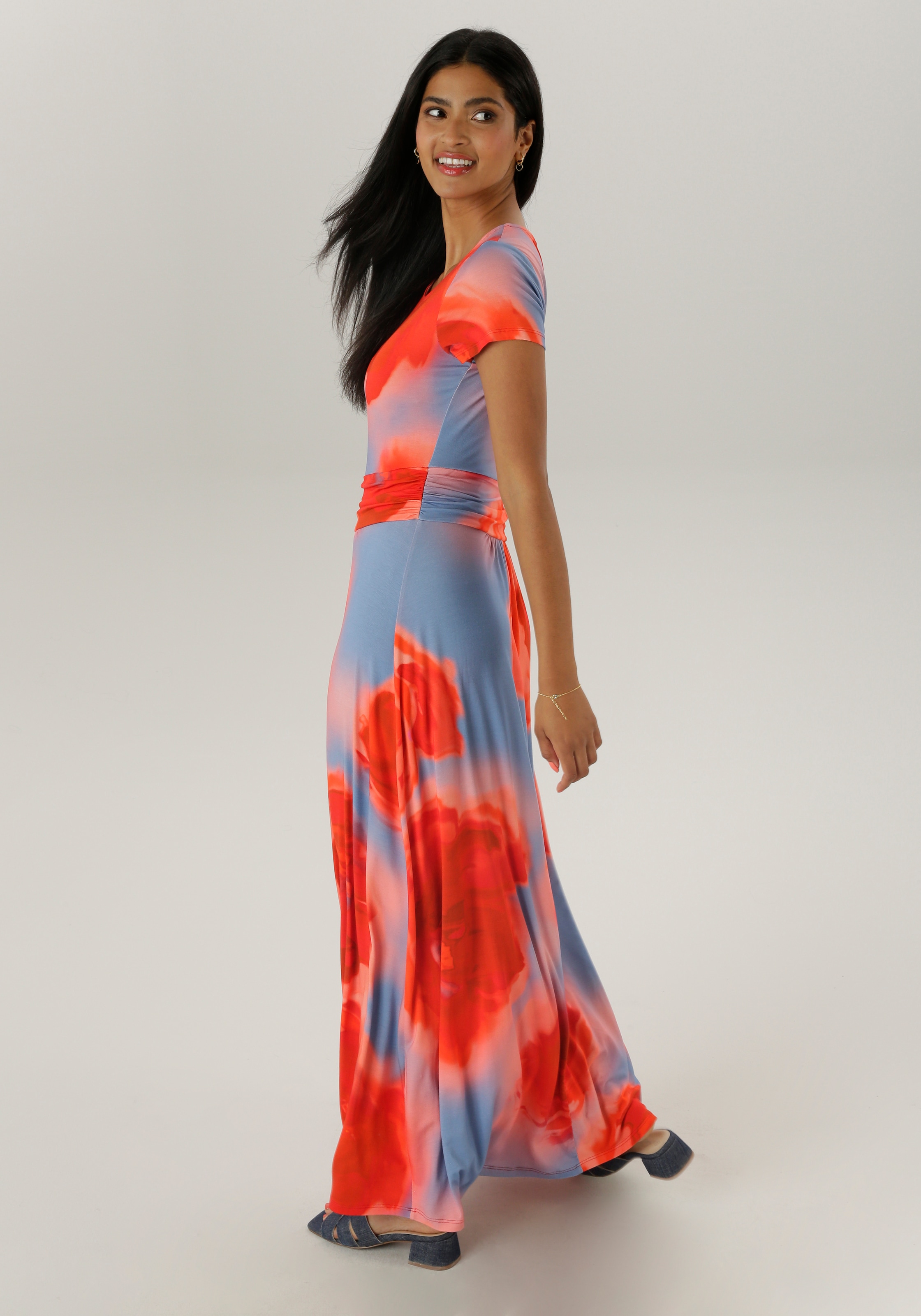 Aniston SELECTED Maxikleid, mit figurbetonenden Raffungen in der Taille - NEUE KOLLEKTION