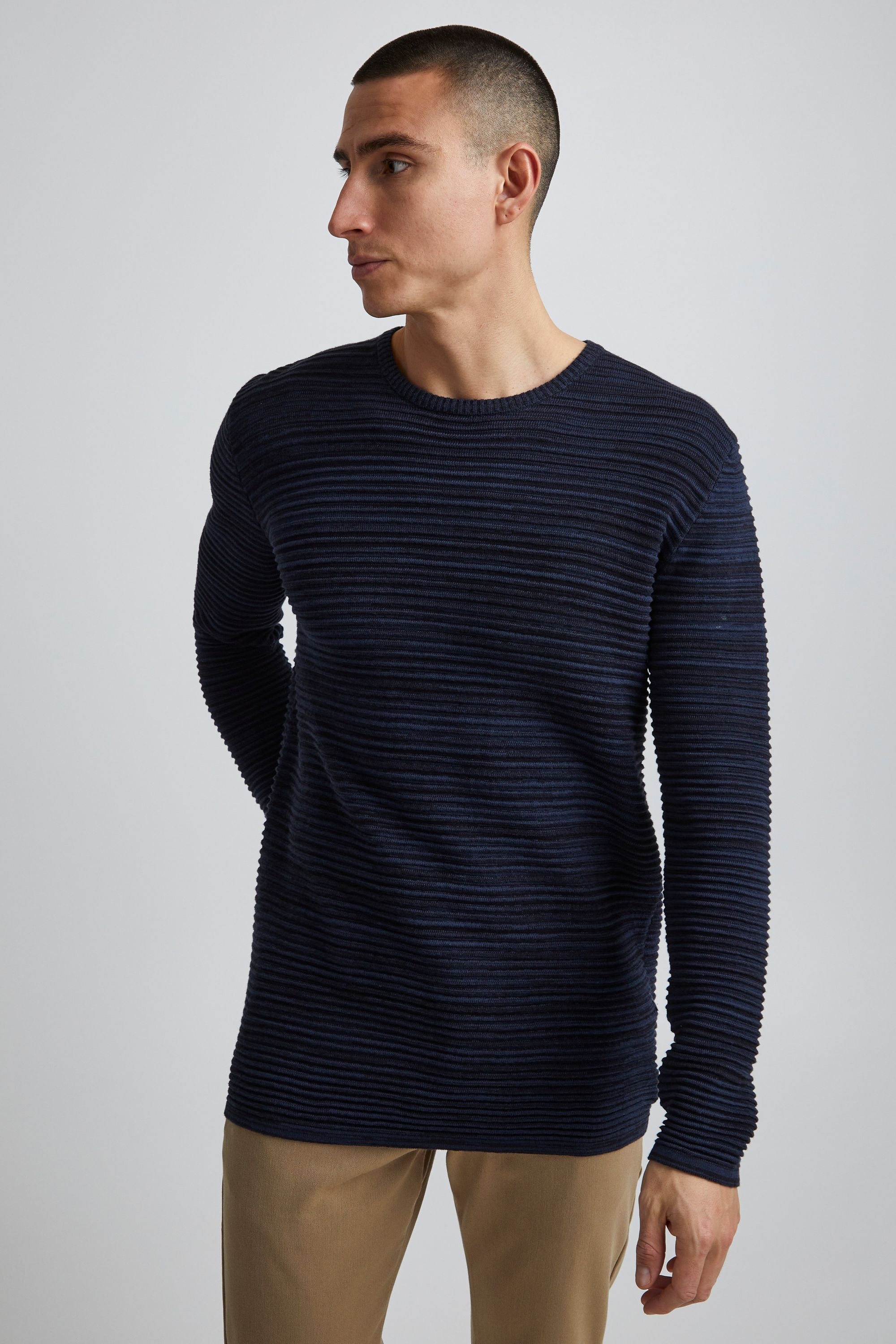 !Solid Rundhalspullover »Strickrundhalspullov SDStruan«