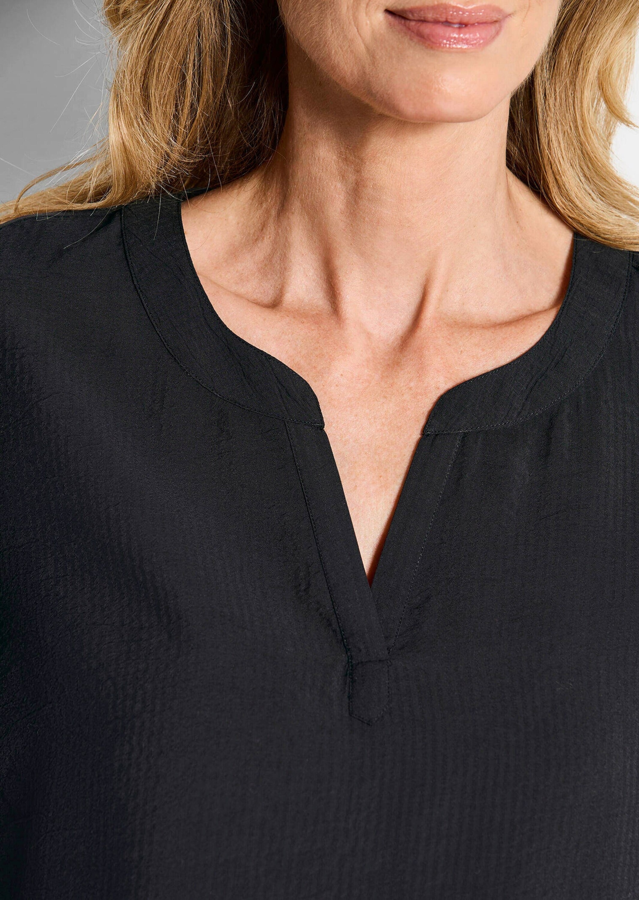 GOLDNER Schlupfbluse »Blusenshirt mit feiner Streifenstruktur« figurschmeichelende Schnittführung