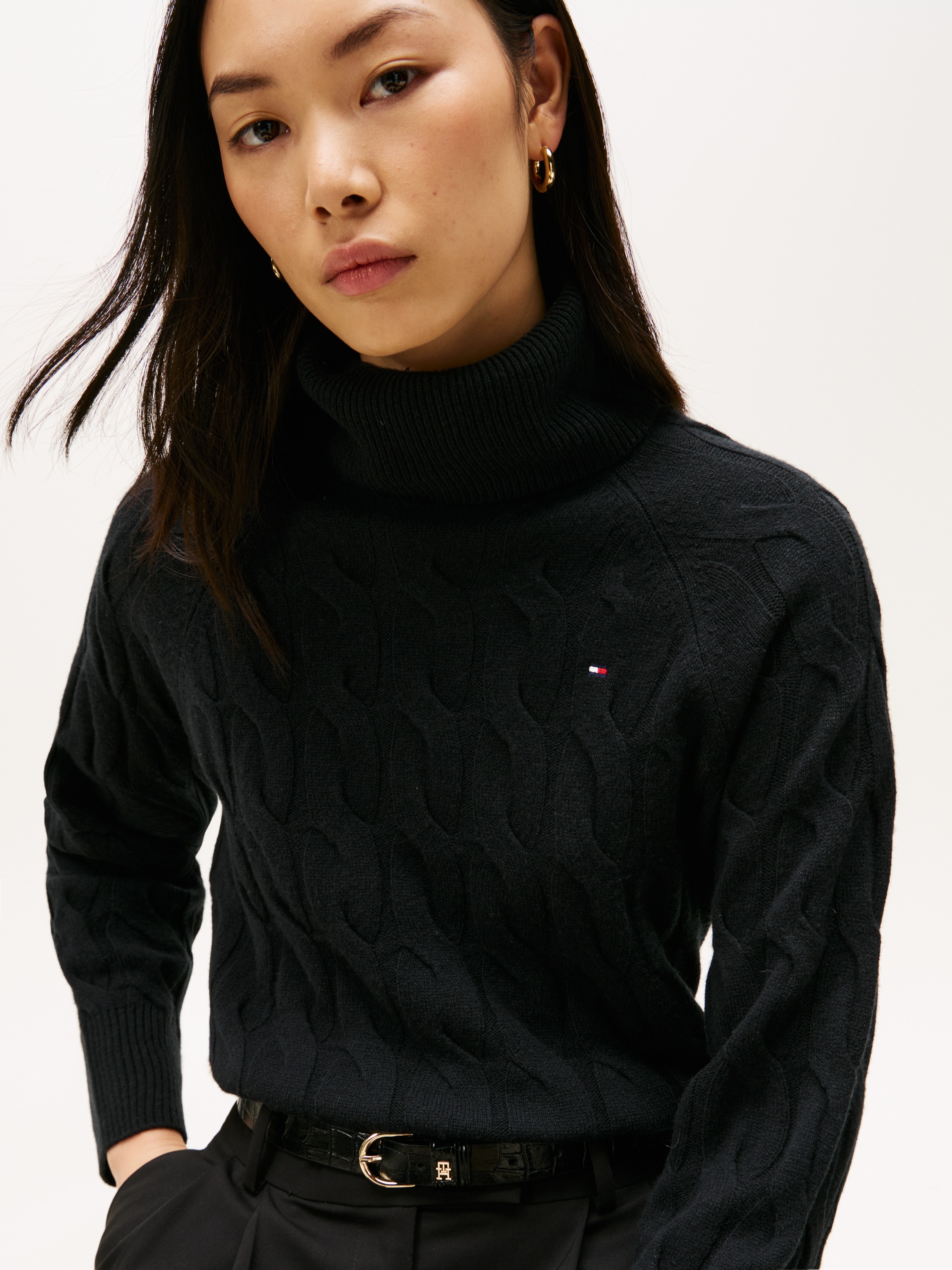 Tommy Hilfiger Rollkragenpullover »SOFT WOOL CABLE ROLL-NK LS SWT« mit Zopfmuster, aus reiner Wolle