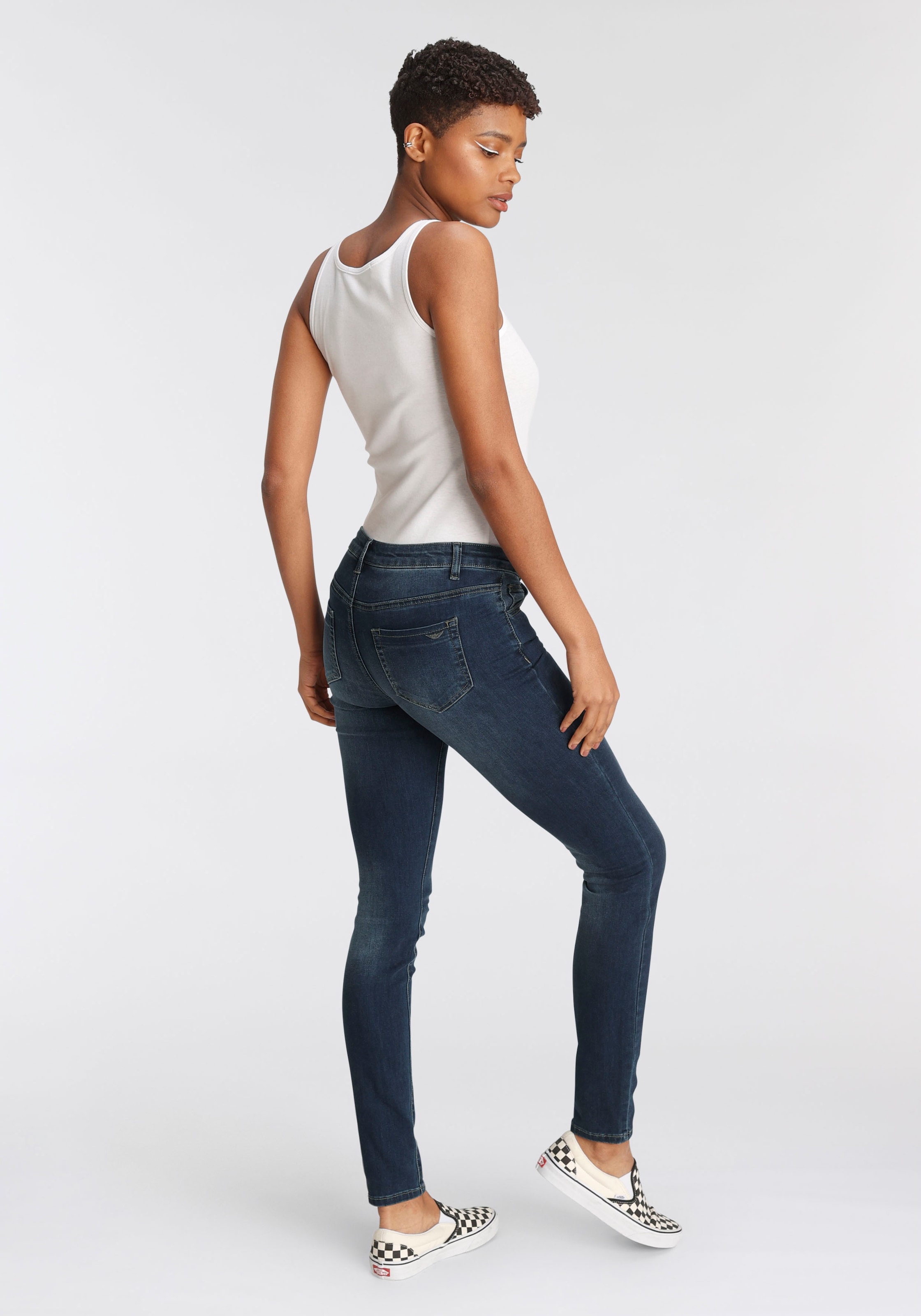 Arizona Skinny-fit-Jeans »Ultra-Stretch«, extra-enger Beinverlauf, normale Leibhöhe, mit Eingrifftaschen