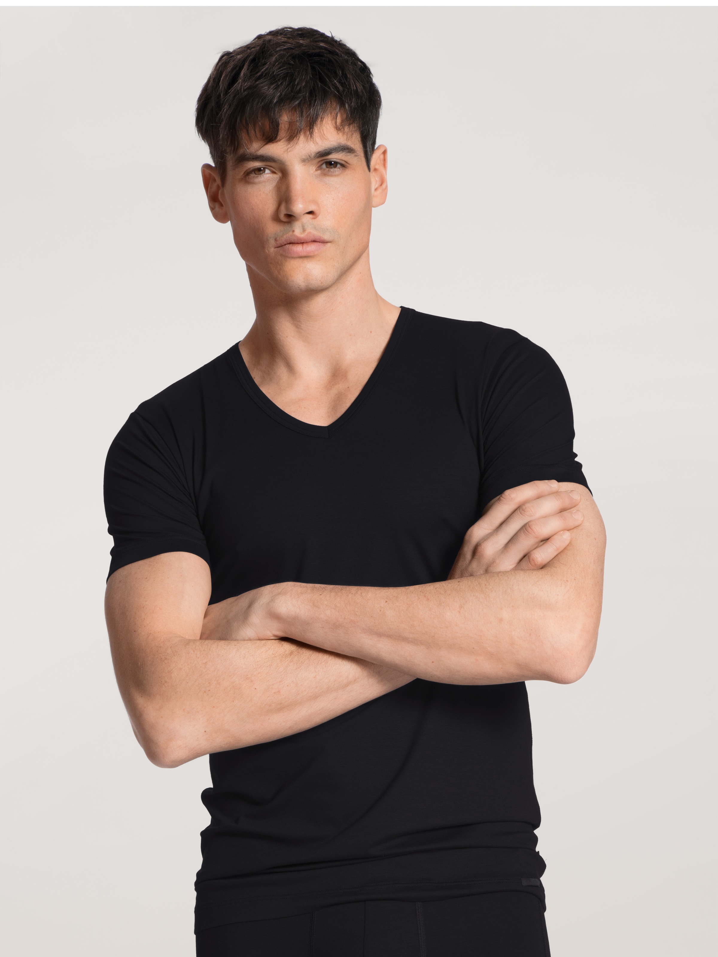 CALIDA Kurzarmshirt »Focus«, V-Ausschnitt, Single Jersey, flache Nähte, elastisch, weich