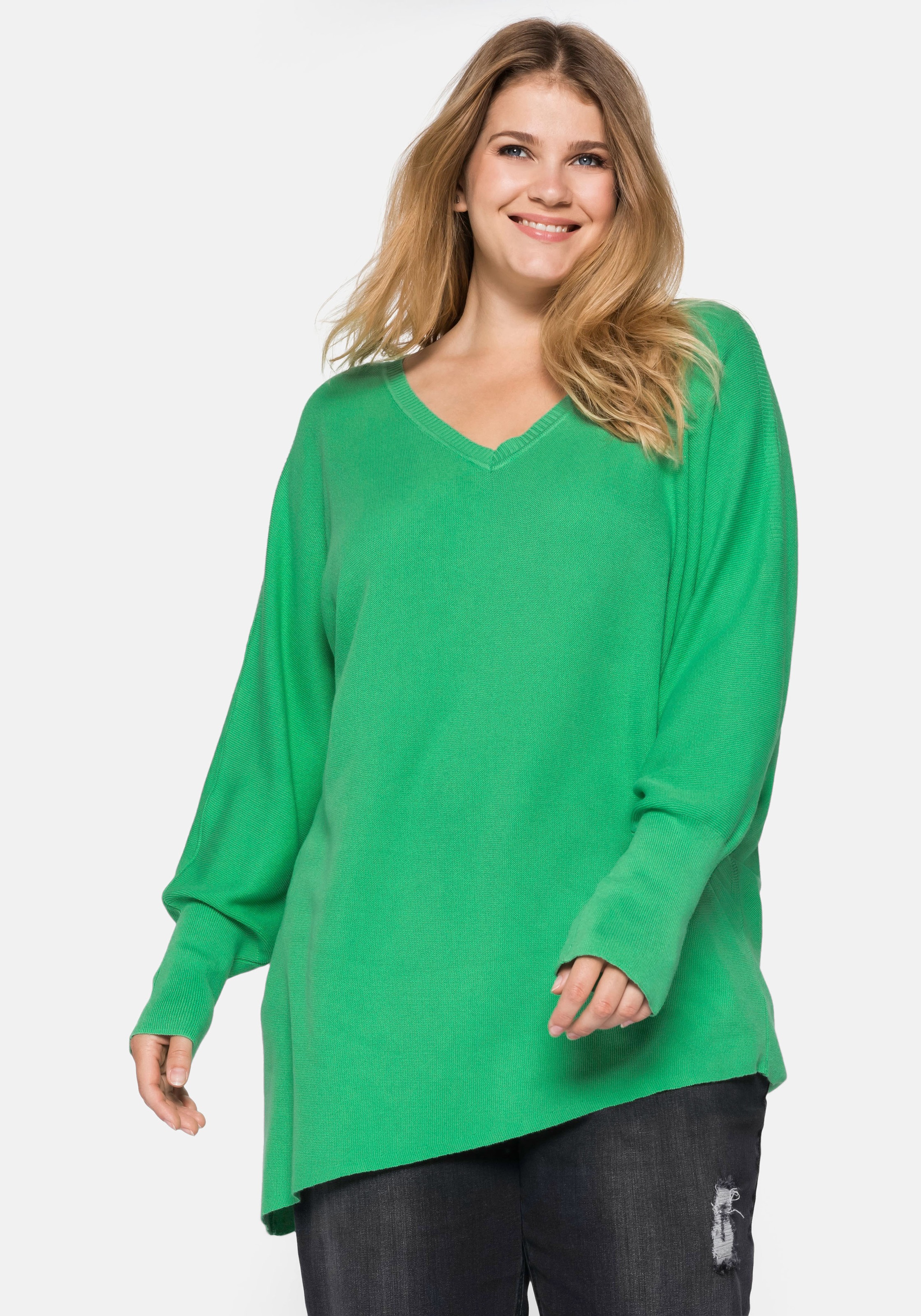 Sheego V-Ausschnitt-Pullover, in asymetrischer Form