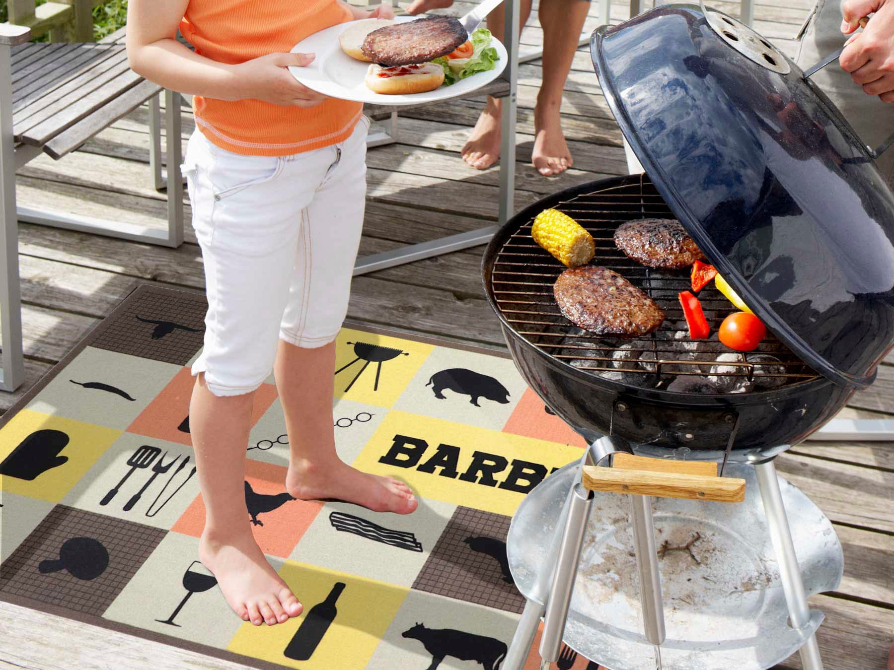 Primaflor-Ideen in Textil Fußmatte »BBQ Grillunterlage BARBECUE CHECKS, Made in Belgium«, rechteckig, 5 mm Höhe, Grillmatte ideal als Bodenschutz, mit Spruch, rutschhemmend, waschbar