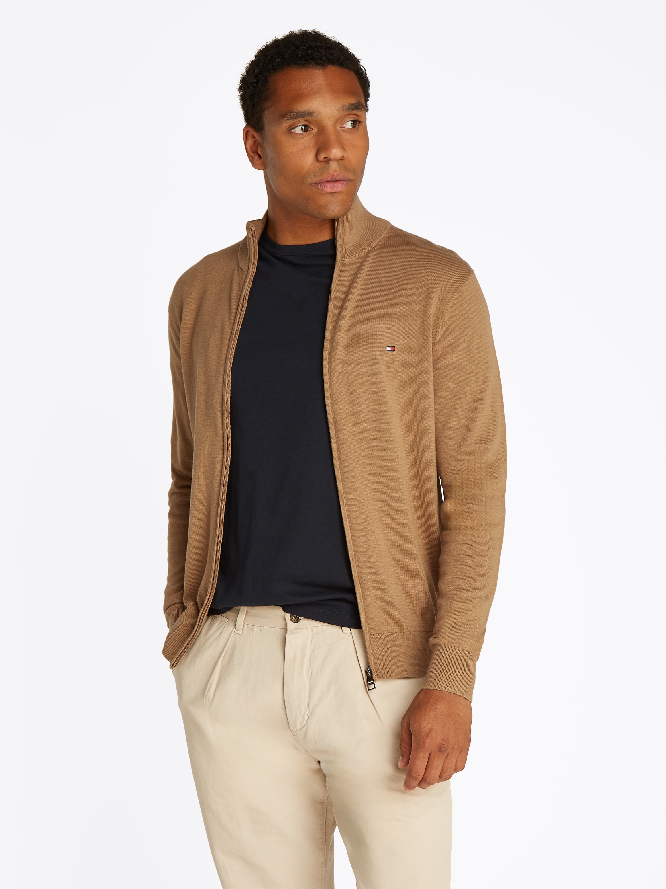 Tommy Hilfiger Strickjacke »ESSENTIAL COTTON ZIP THRU«, mit Logostickerei