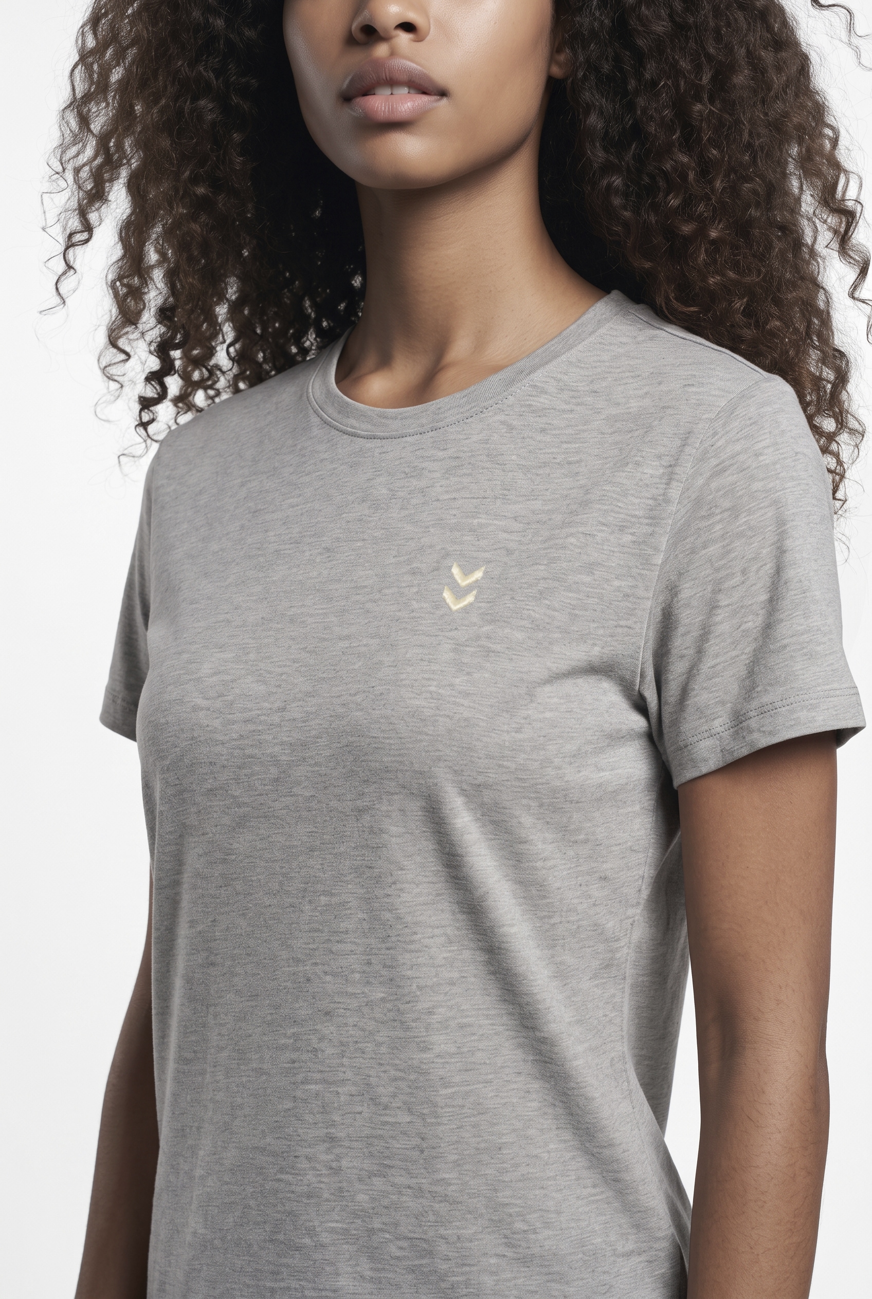 hummel T-Shirt »HMLPULSE W T-SHIRT« mit geradem Abschluss, Kurzarm-Design, ohne Kragen, normale Passform