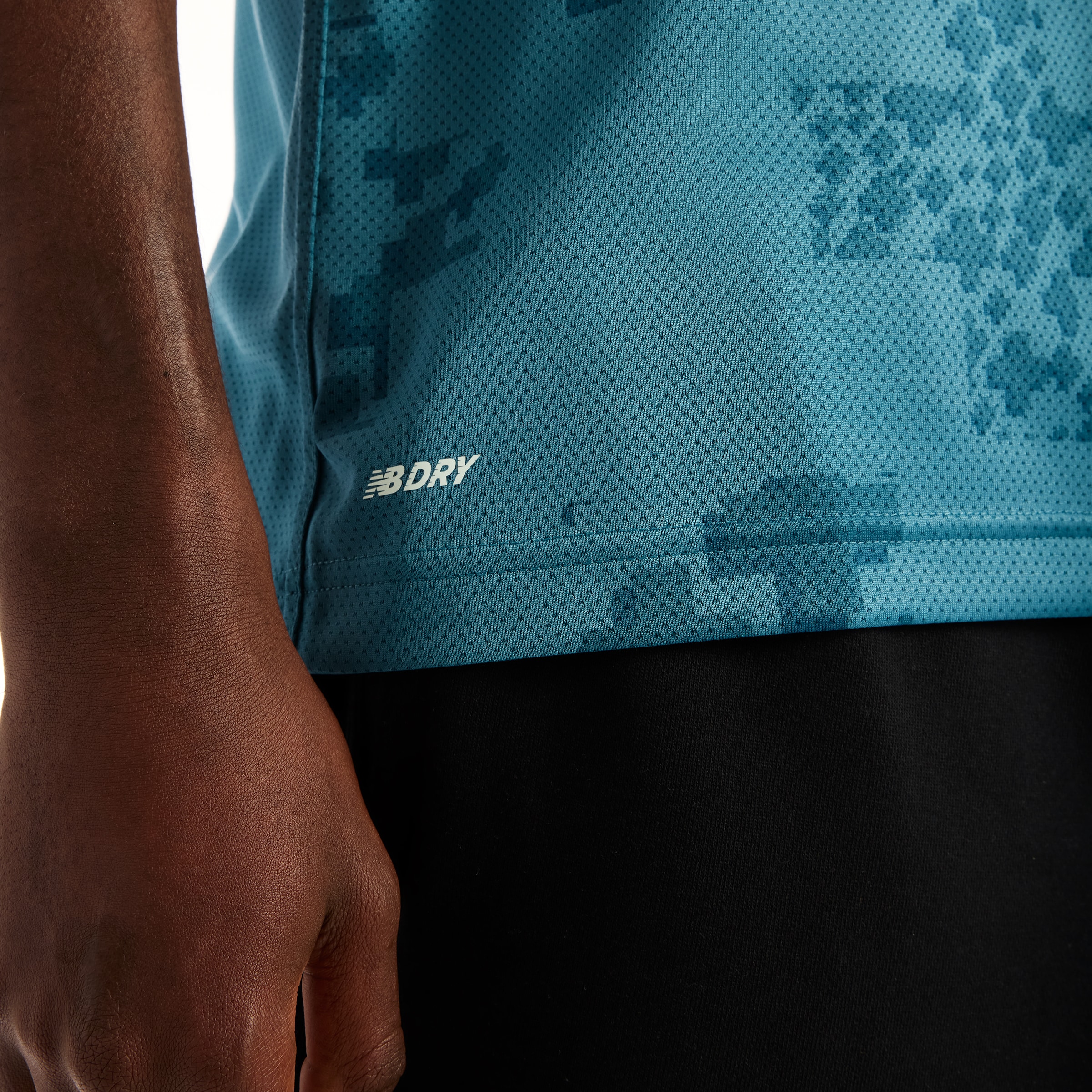 New Balance T-Shirt »Bayer 04 26/27 Match Jersey« mit Rundhalsausschnitt, Kurzarm-Ausführung, sportlicher Stil