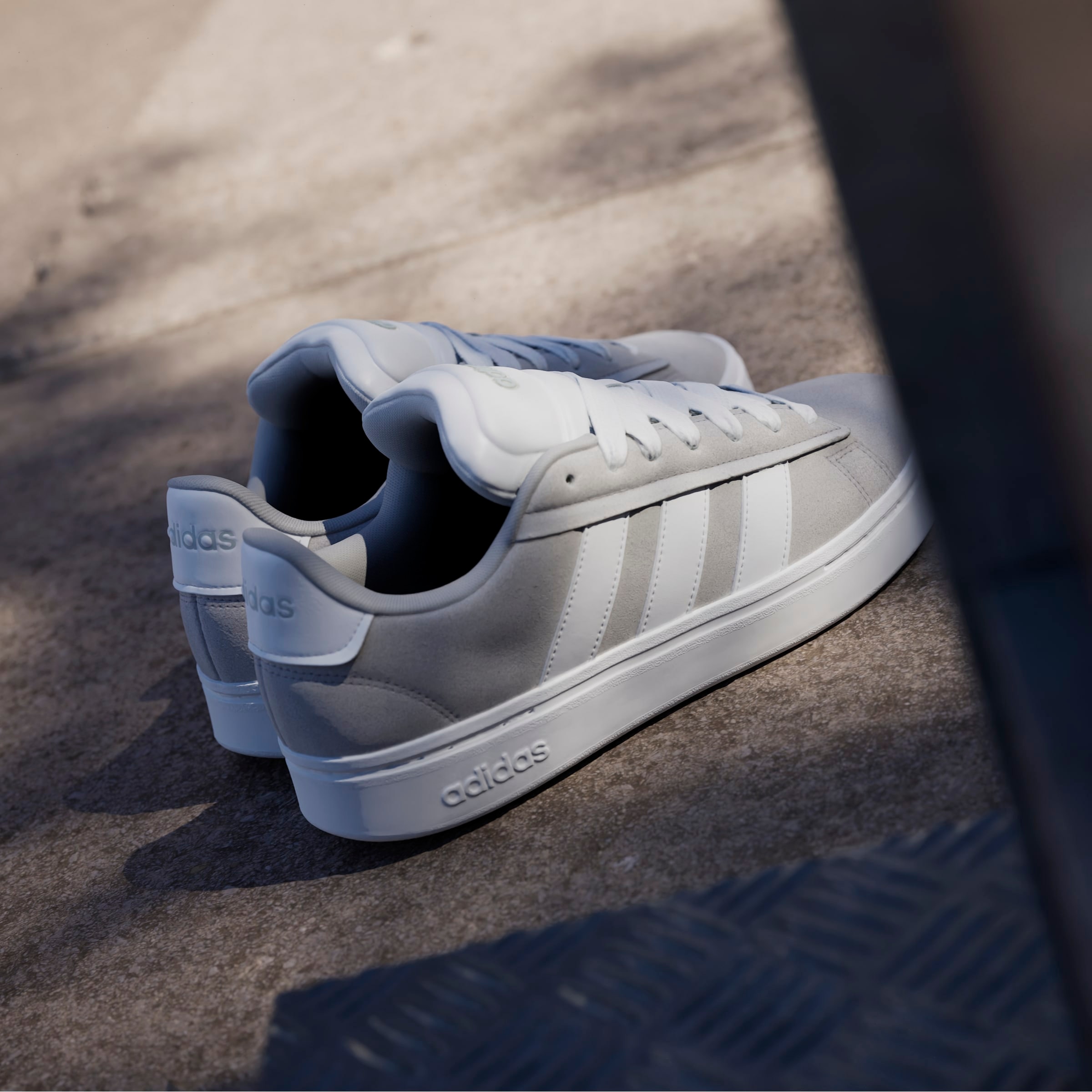 adidas Sportswear Sneaker »GRAND COURT ALPHA«  Design inspiriert vom adidas Campus 00