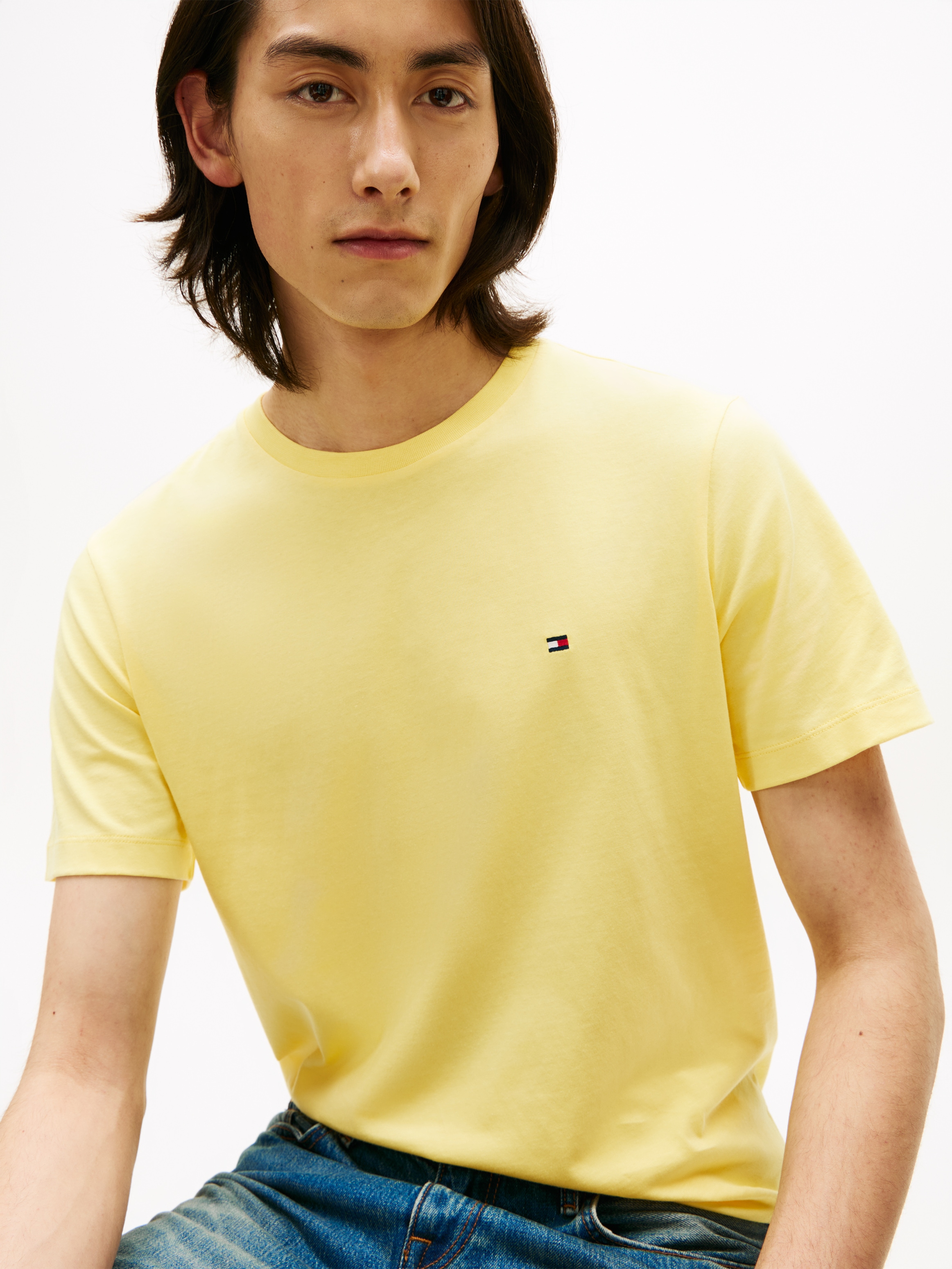 Tommy Hilfiger T-Shirt »ESSENTIAL REGULAR FIT SOLID  mit Stickerei« unifarben, casual, Baumwolle, Rundhals