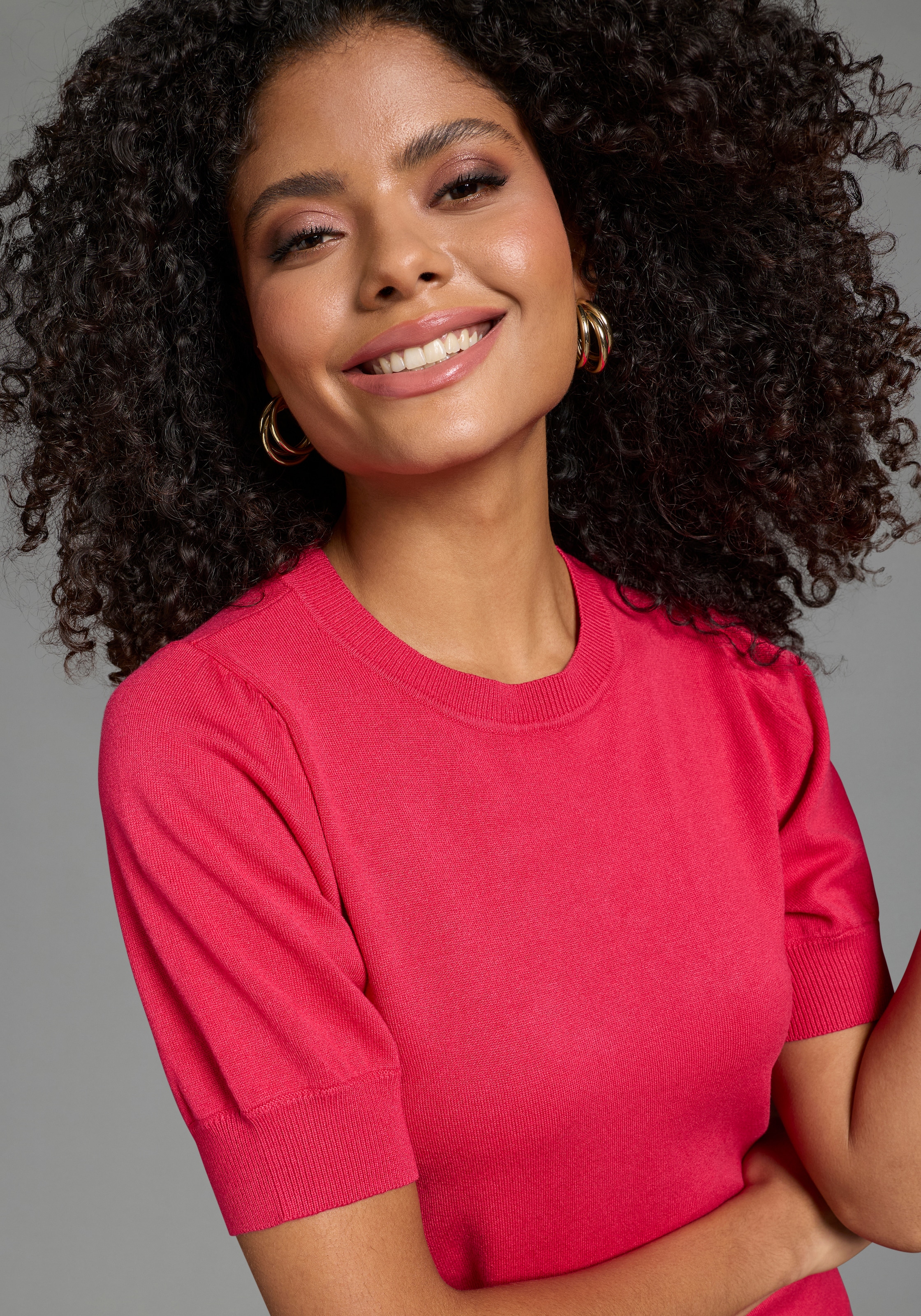 Laura Scott Strickkleid mit femininen Volumenärmeln, mit Halbarm