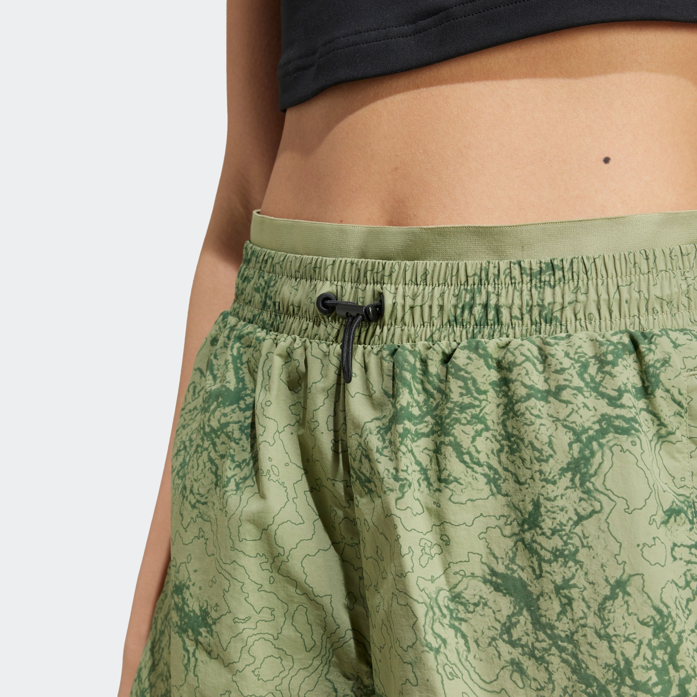 adidas Sportswear Shorts »W CE SHORT«, (1 tlg.)