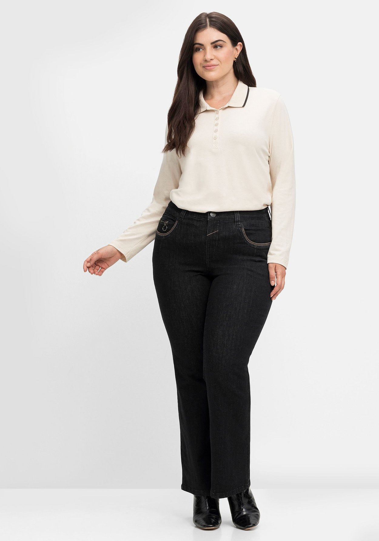 Sheego Bootcut-Jeans »Jeans mit Kontrast-Stickerei, extralang«