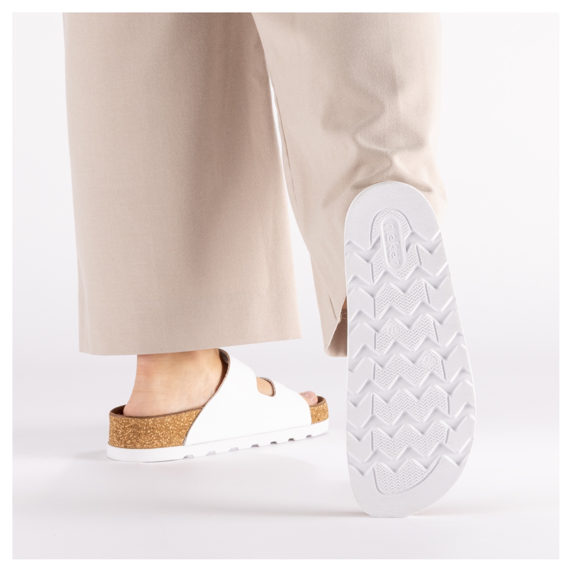 Rieker Pantolette  Hausschuh, Sommerschuh, Strandschuh, Zweischnaller mit Softfußbett