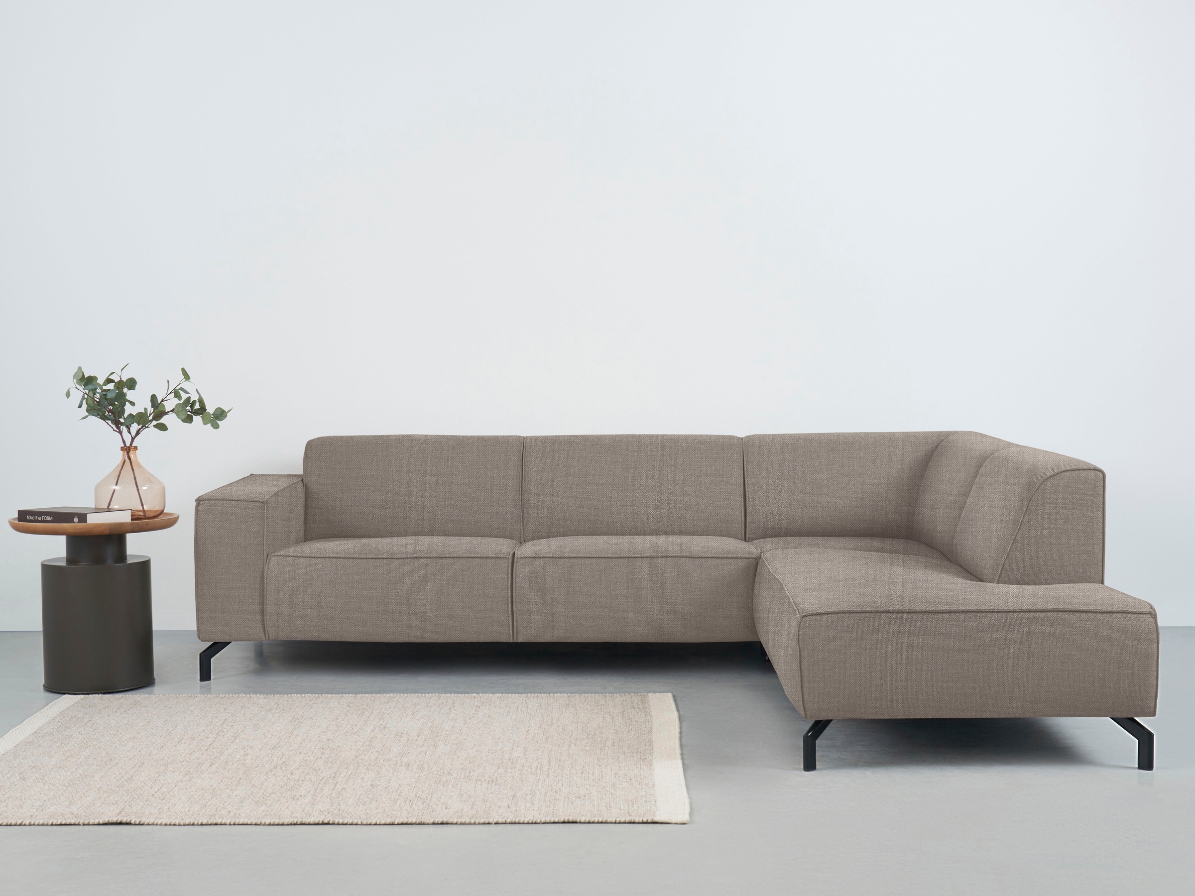 PLACES OF STYLE Ecksofa »Lorcan, Breite 275 cm, weiches Sitzgefühl« Massivholz- oder Metallfüße, Lederoptik, Struktur, Chenille, Boucle