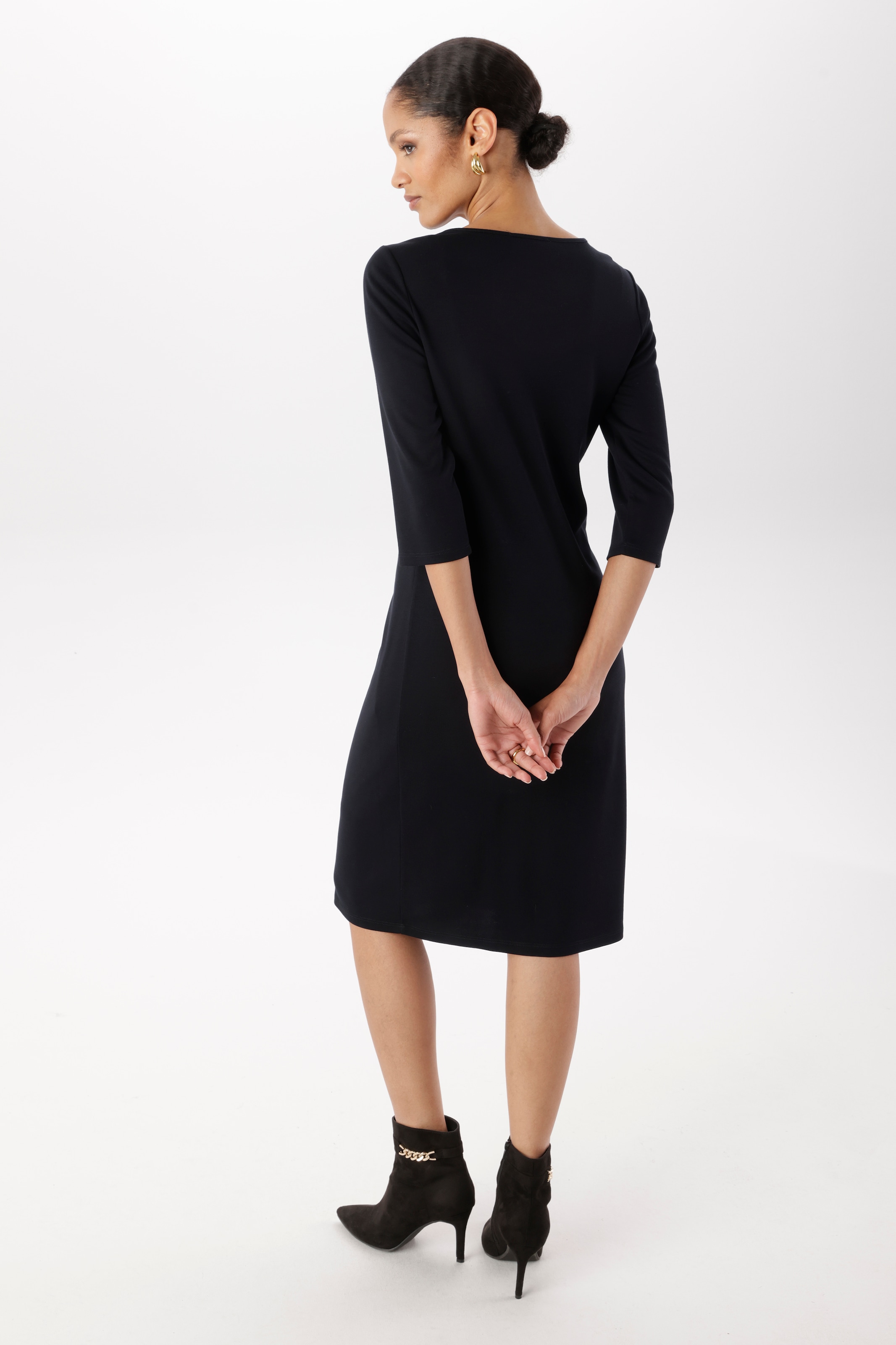 Aniston SELECTED Shirtkleid großzügiger Cut-Out am Rundhalsausschnitt - NEUE KOLLEKTION