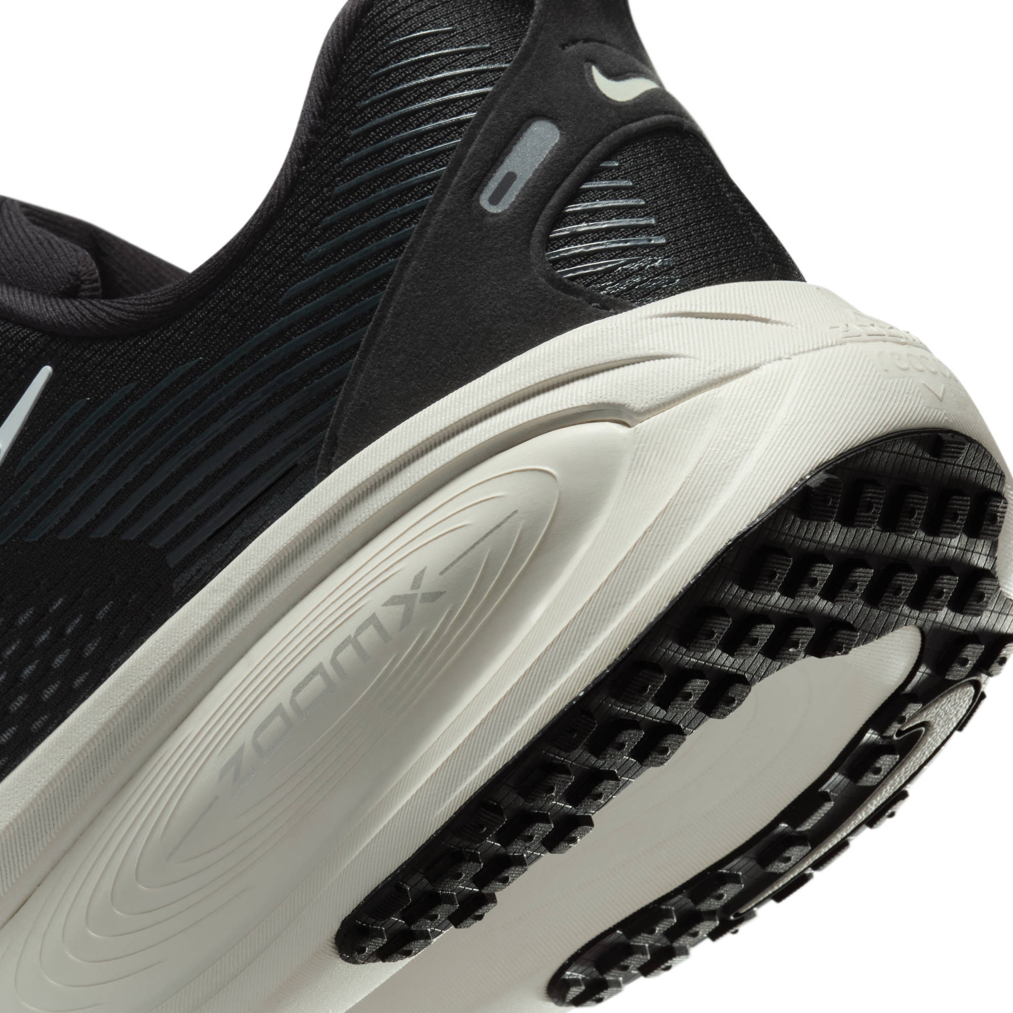 Nike Laufschuh »VOMERO 18 WIDE«  für breitere Füße