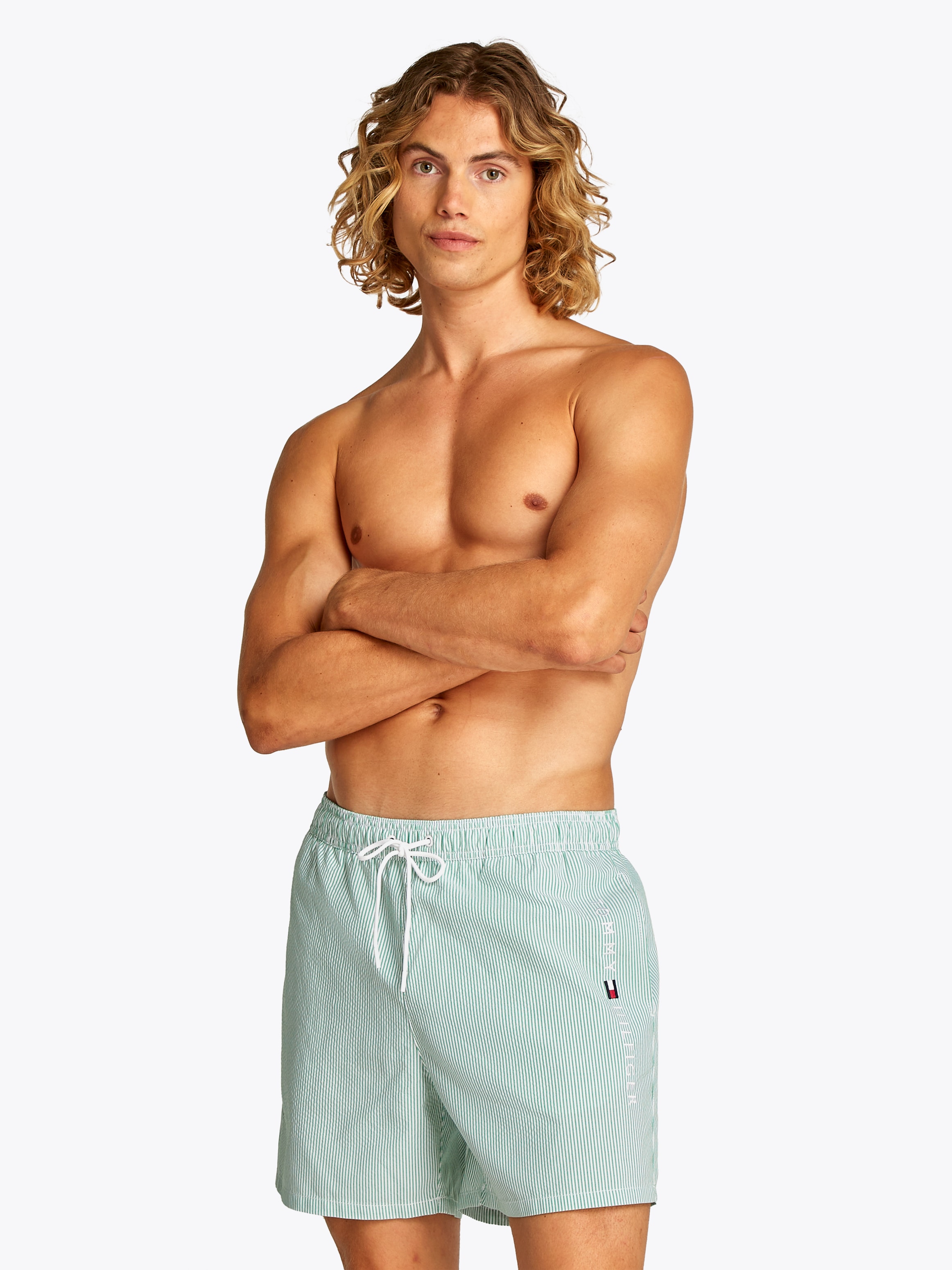 Tommy Hilfiger Swimwear Badeshorts »MEDIUM DRAWSTRING STRIPE«, in gestreifter Optik