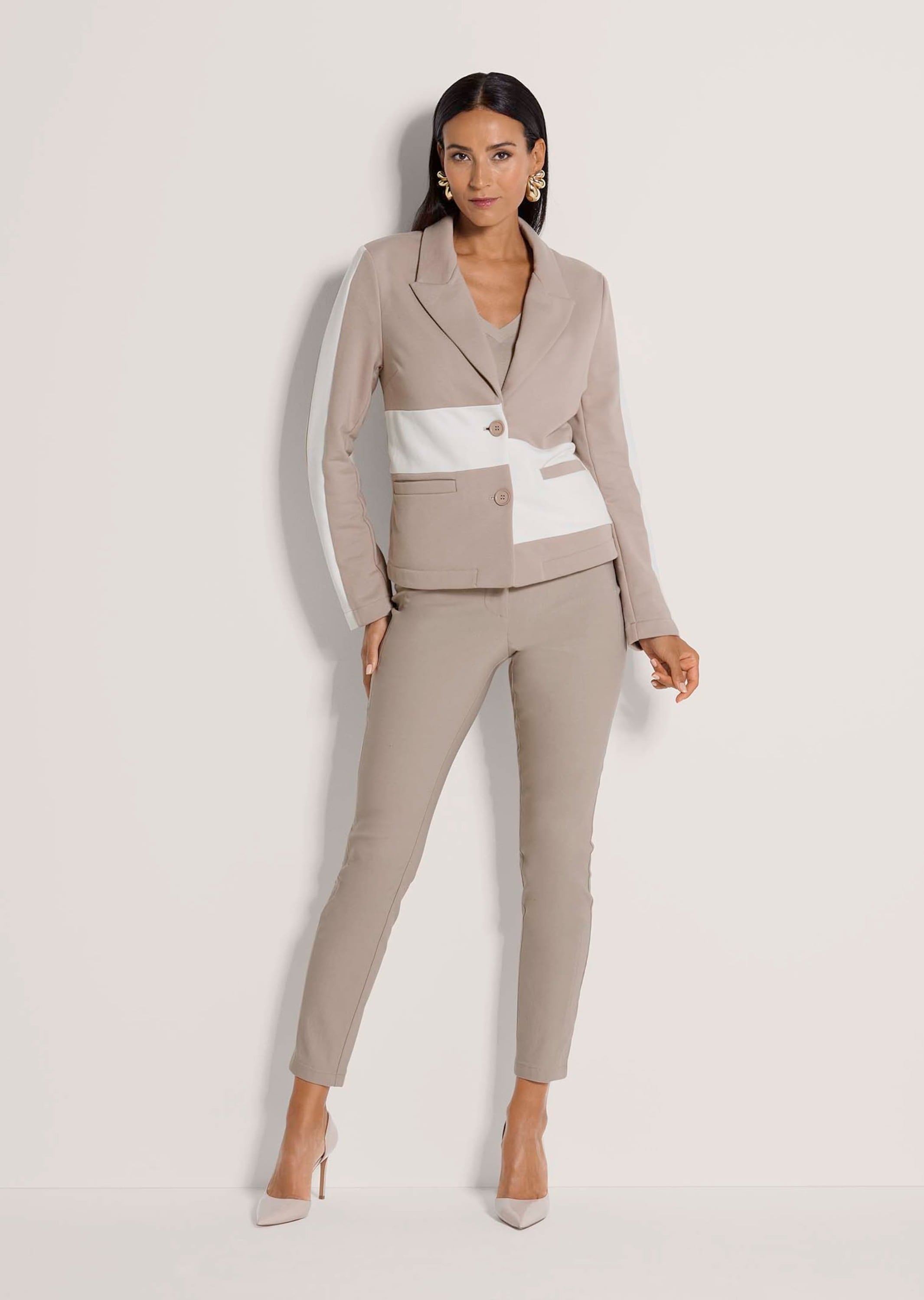 MADELEINE Langarmshirt »Blazer Elegante Businessjacke mit Kontrasten« Asymmetrische Blocktreifen