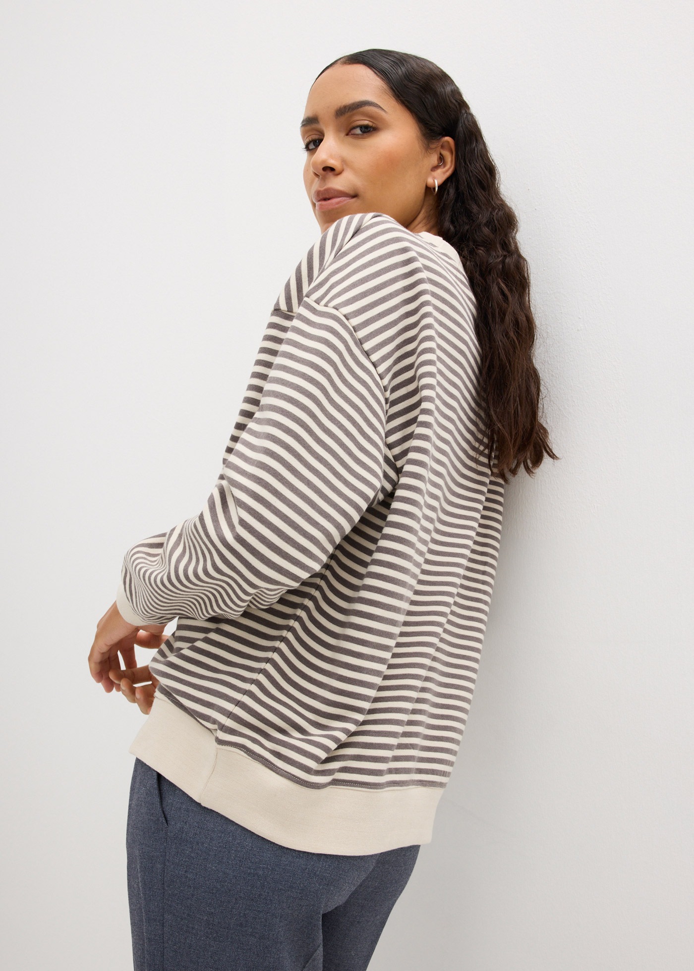 bonprix Sweatshirt »Oversize-Sweatshirt«, Oversize-Passform, gestreiftes Design, aus Baumwollmischung
