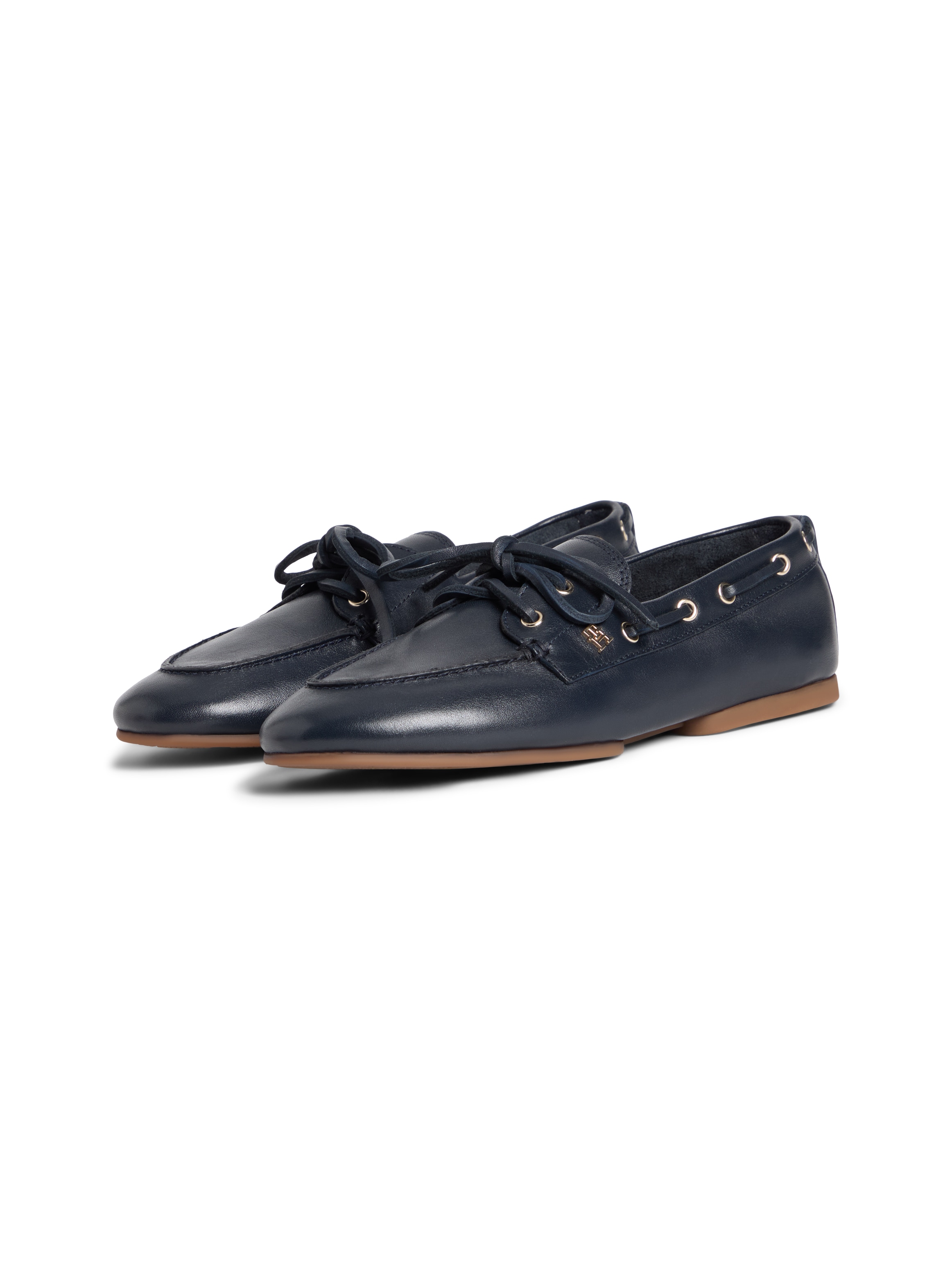 Tommy Hilfiger Bootsschuh »TH SLEEK LEATHER BOAT SHOE«  Bootsschuh, Businessschuh mit Blockabsatz und Ösen mit Durchzug
