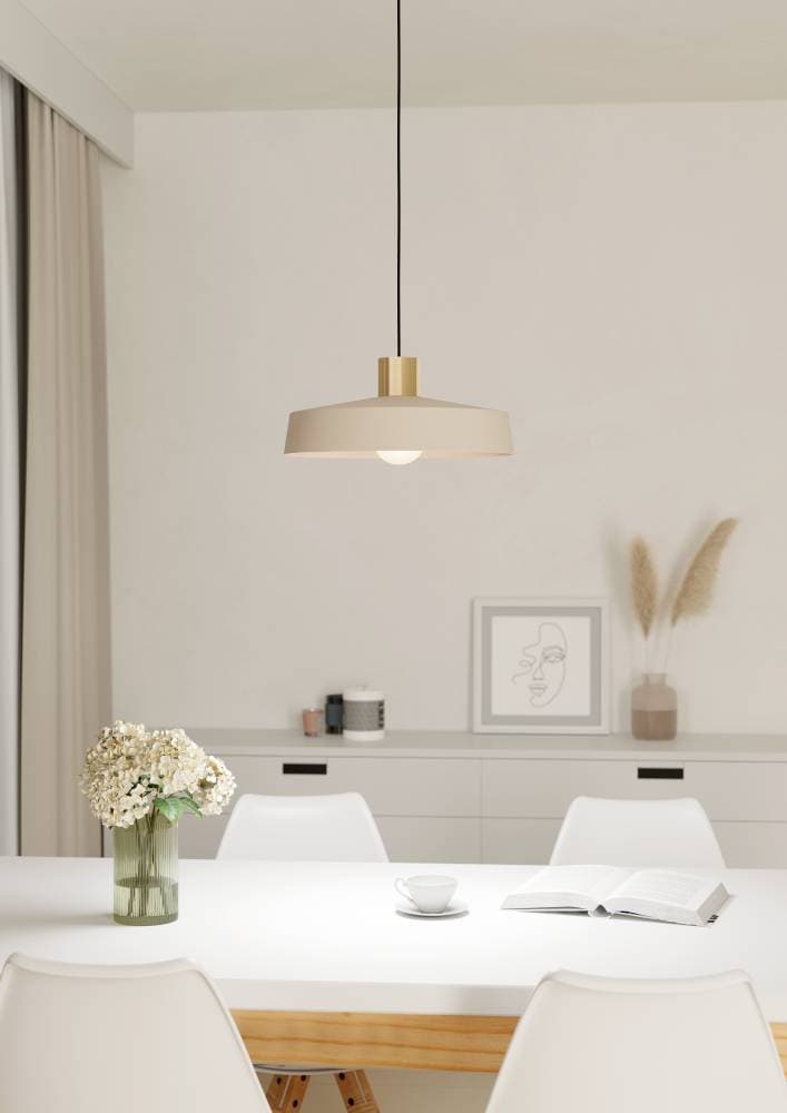 EGLO Hängeleuchte »VALDIOLA Pendellampe, Stahl, IP20, E27, Wohnzimmerlampe, Flurlampe«, 1 flammig, Leuchtmittel E27 | ohne Leuchtmittel, Esszimmerlampe aus Metall in Sandfarben und Messing-Gebürstet, E27