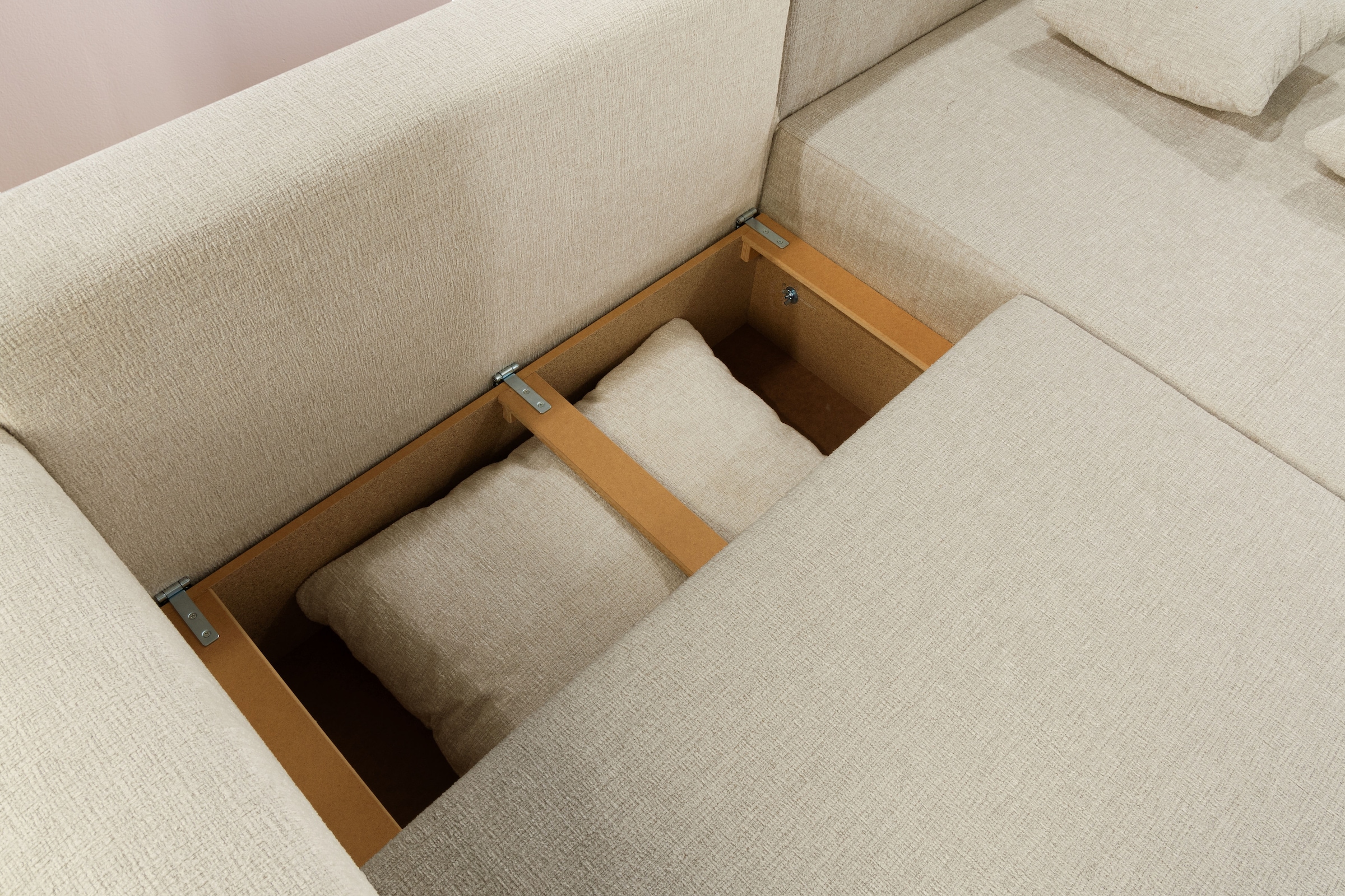 Jockenhöfer Gruppe Ecksofa »Venezia L-Form, B: 234 cm« mit Bettfunktion, Bettkasten & Zierkissen