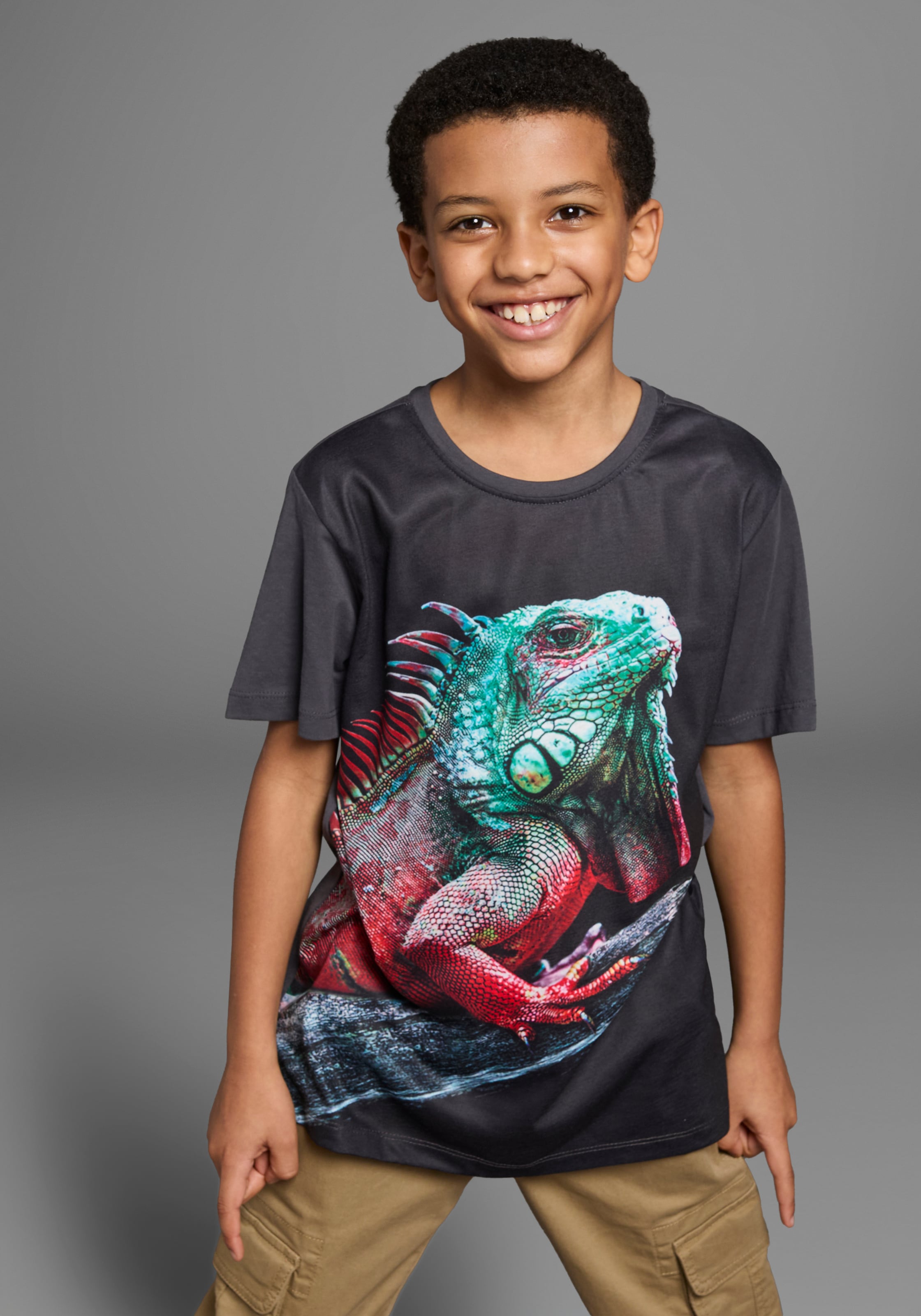 KIDSWORLD T-Shirt »Fotoprint: LITTLE LIZARD«, Kurzarm, Basic-Passform, mit stylischem Druck, Rundhalsausschnitt