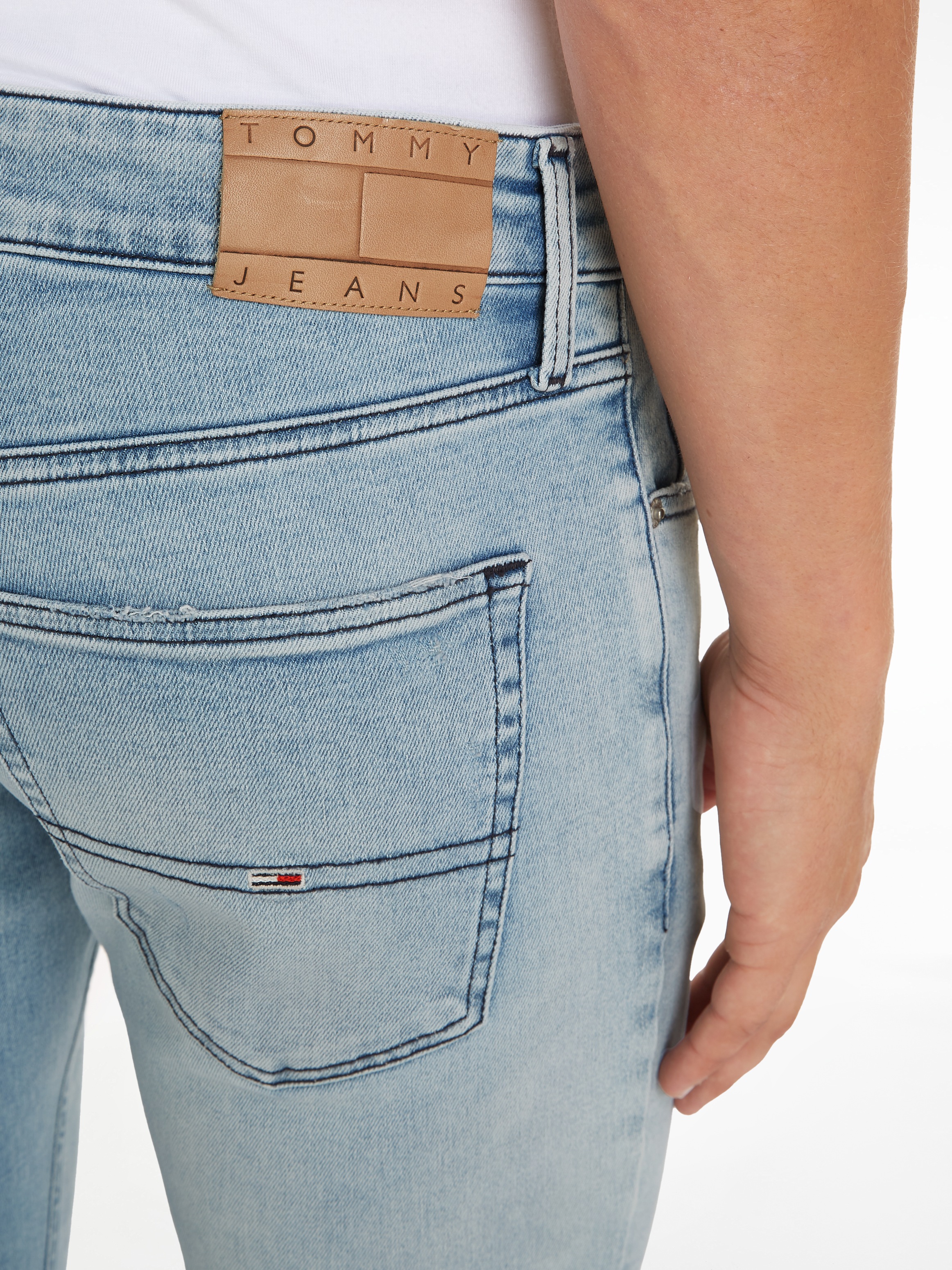 Tommy Jeans Slim-fit-Jeans »SCANTON SLIM«, mit Abrieb- und Destroyeddetails