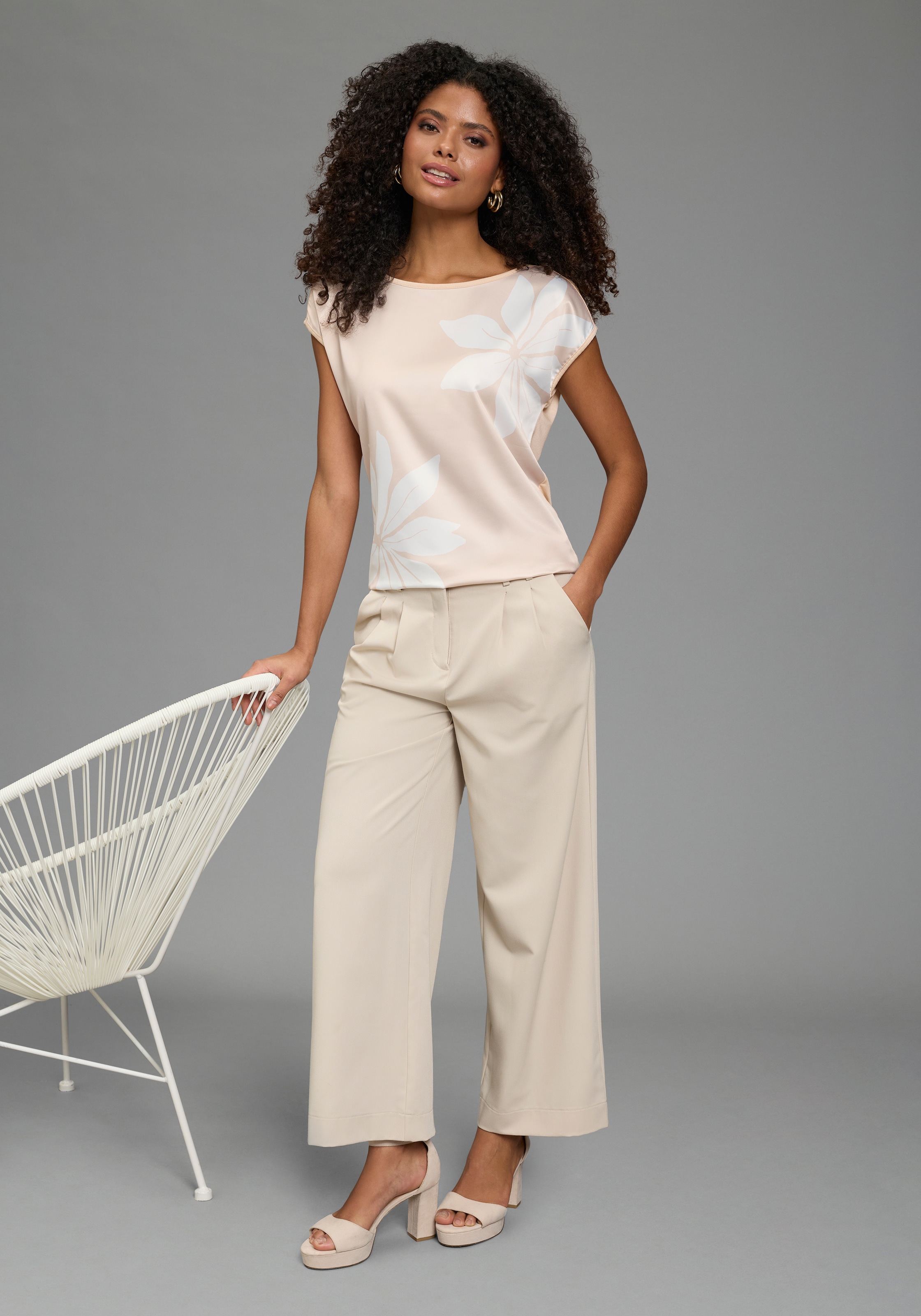 Laura Scott Shirtbluse mit Satin, U-Boot-Ausschnitt, Viskose und Elasthan Rückenteil