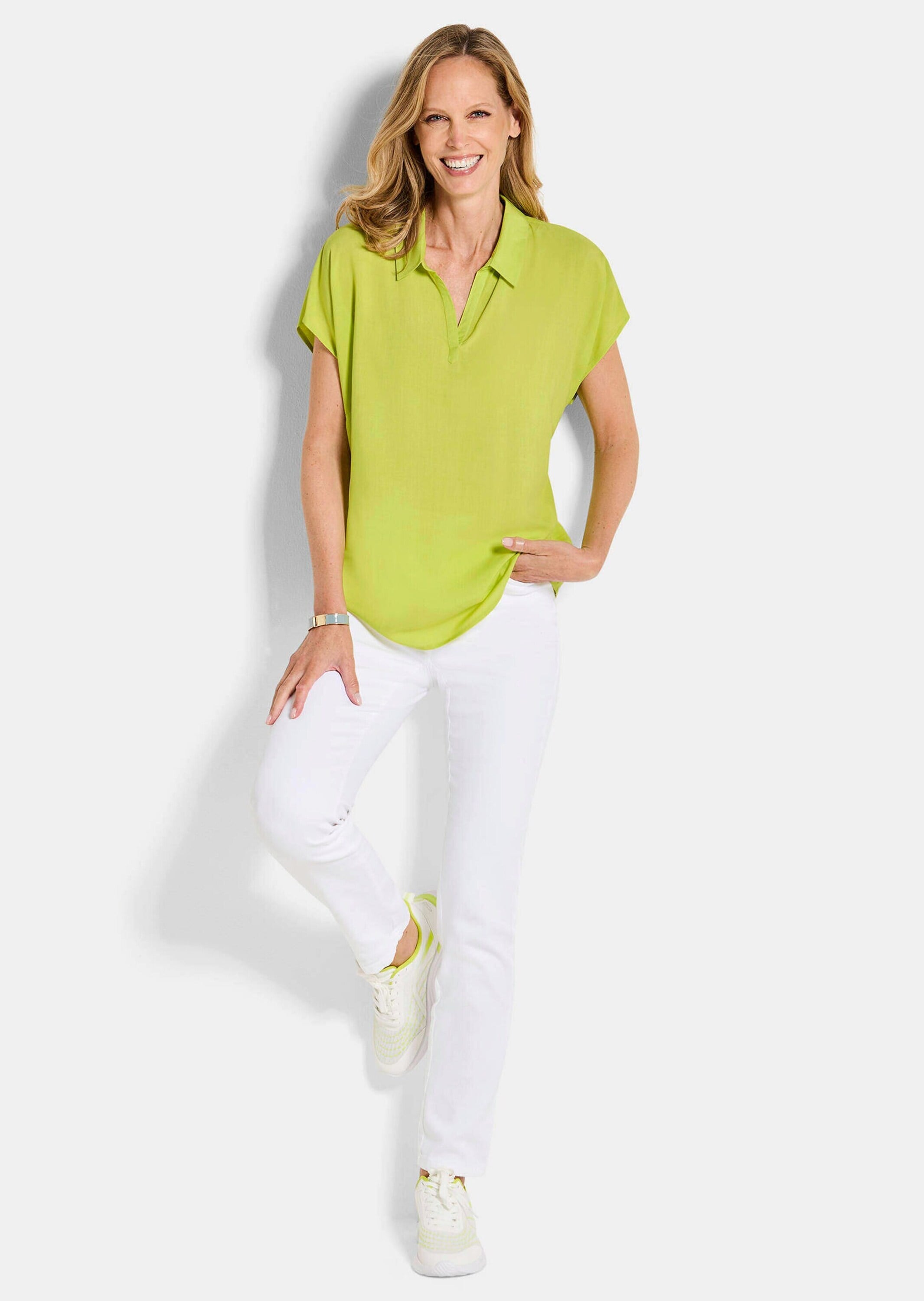 GOLDNER Klassische Bluse »Kurzgröße Uni Bluse mit Hemdkragen« superangenhme fliessende Viskose