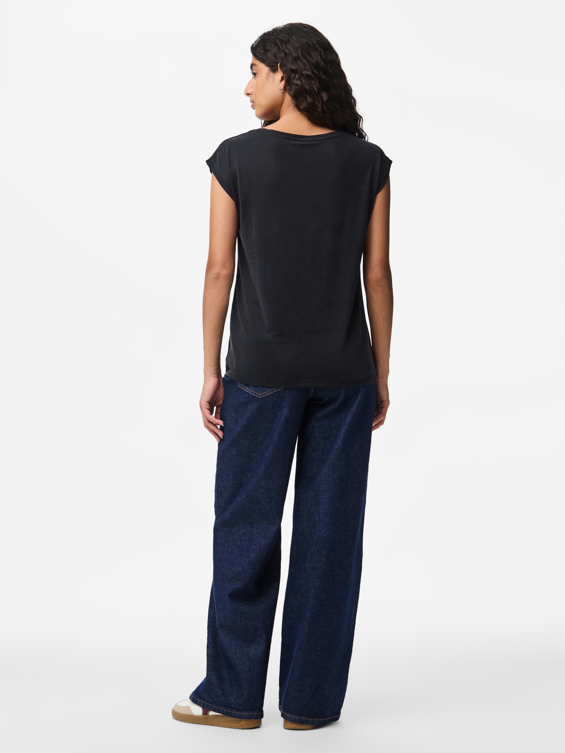 pieces Kurzarmshirt »PCKAMALA TEE NOOS BC« Materialmix, regular fit