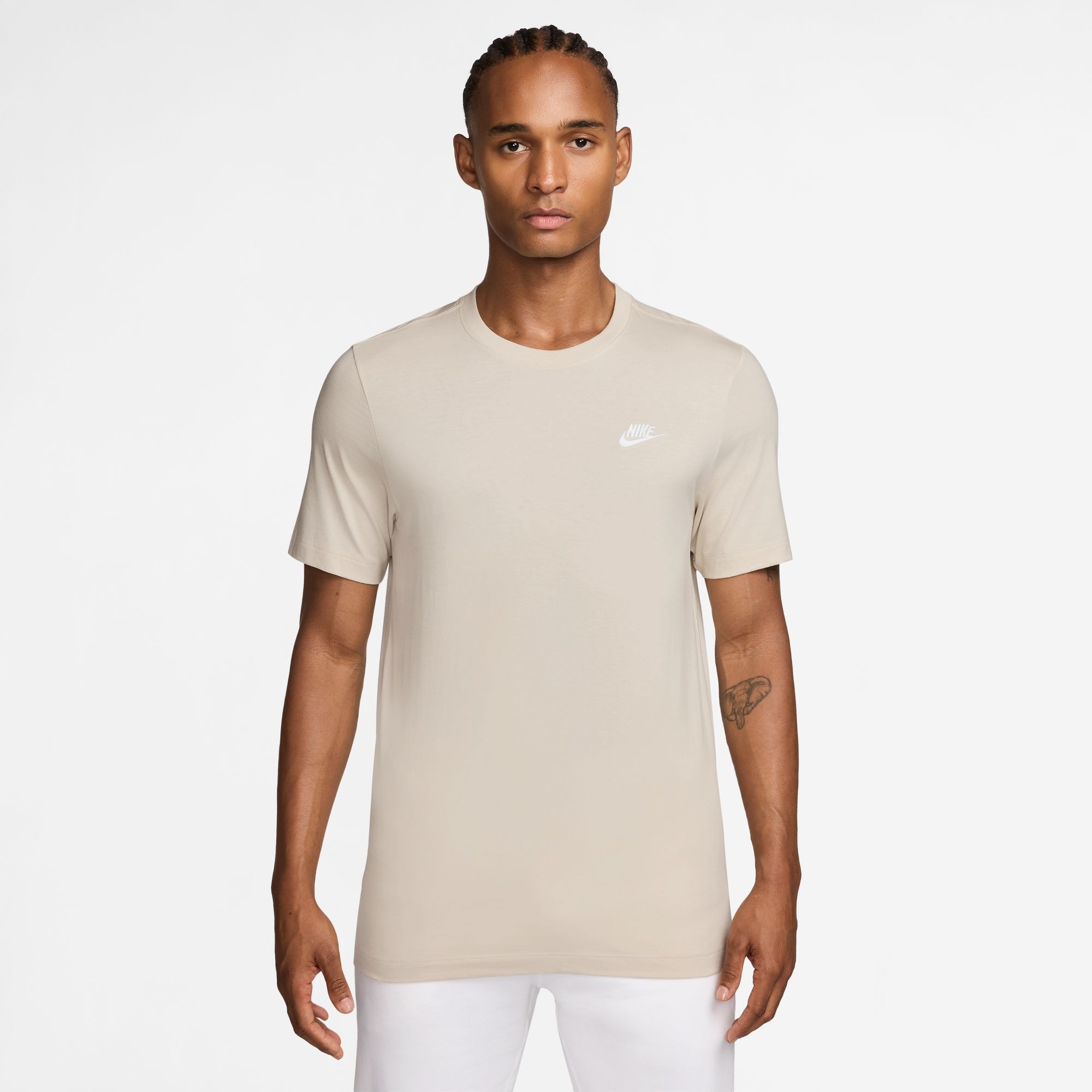 Nike Sportswear T-Shirt »M NSW CLUB TEE« mit Logostickerei auf der Brust, aus Jersey-Material, Regular Fit