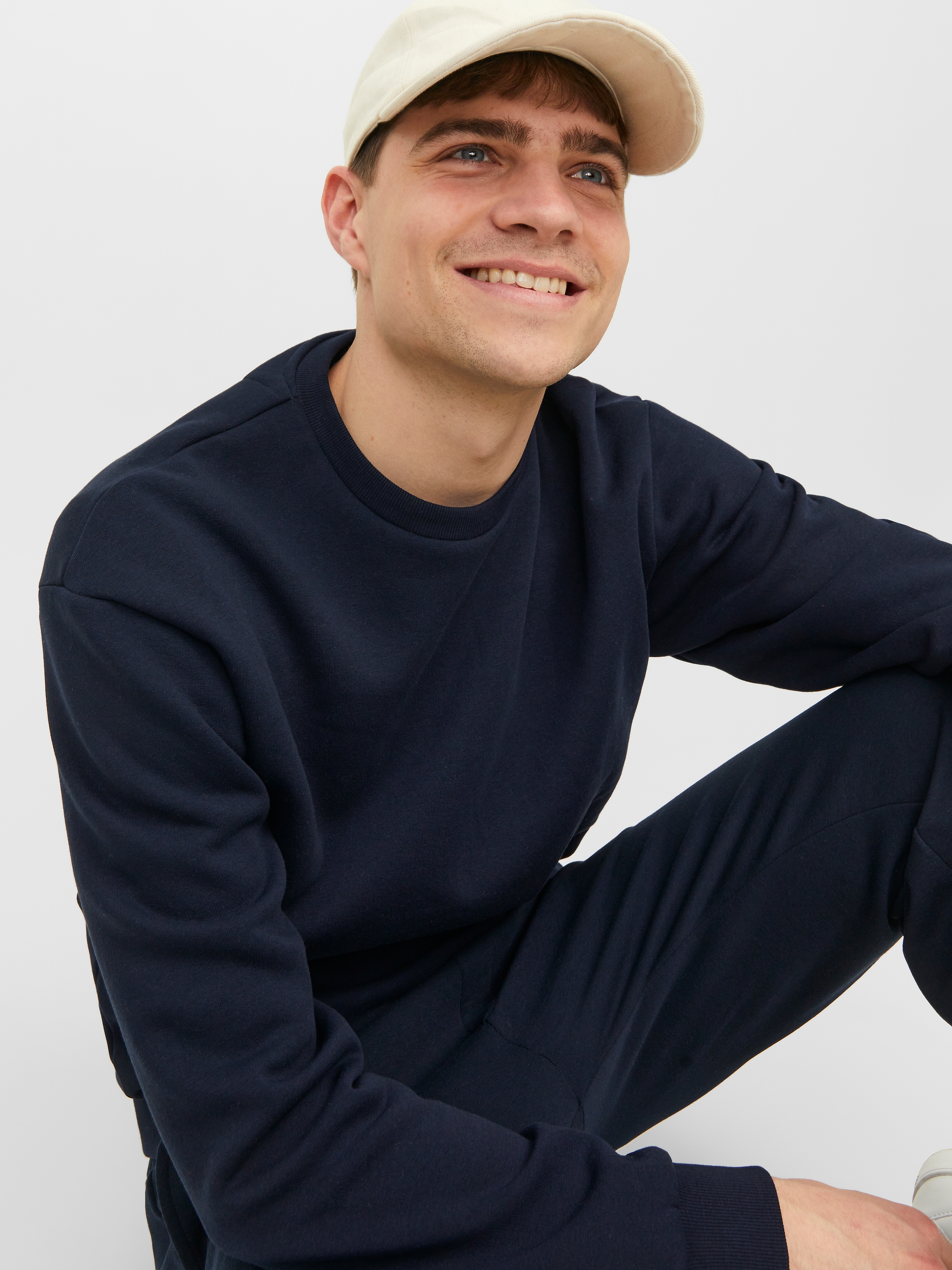 Jack & Jones Sweatshirt »JJEBRADLEY  mit Rippbündchen für Alltag und Freizeit«, Materialmix, relaxed fit
