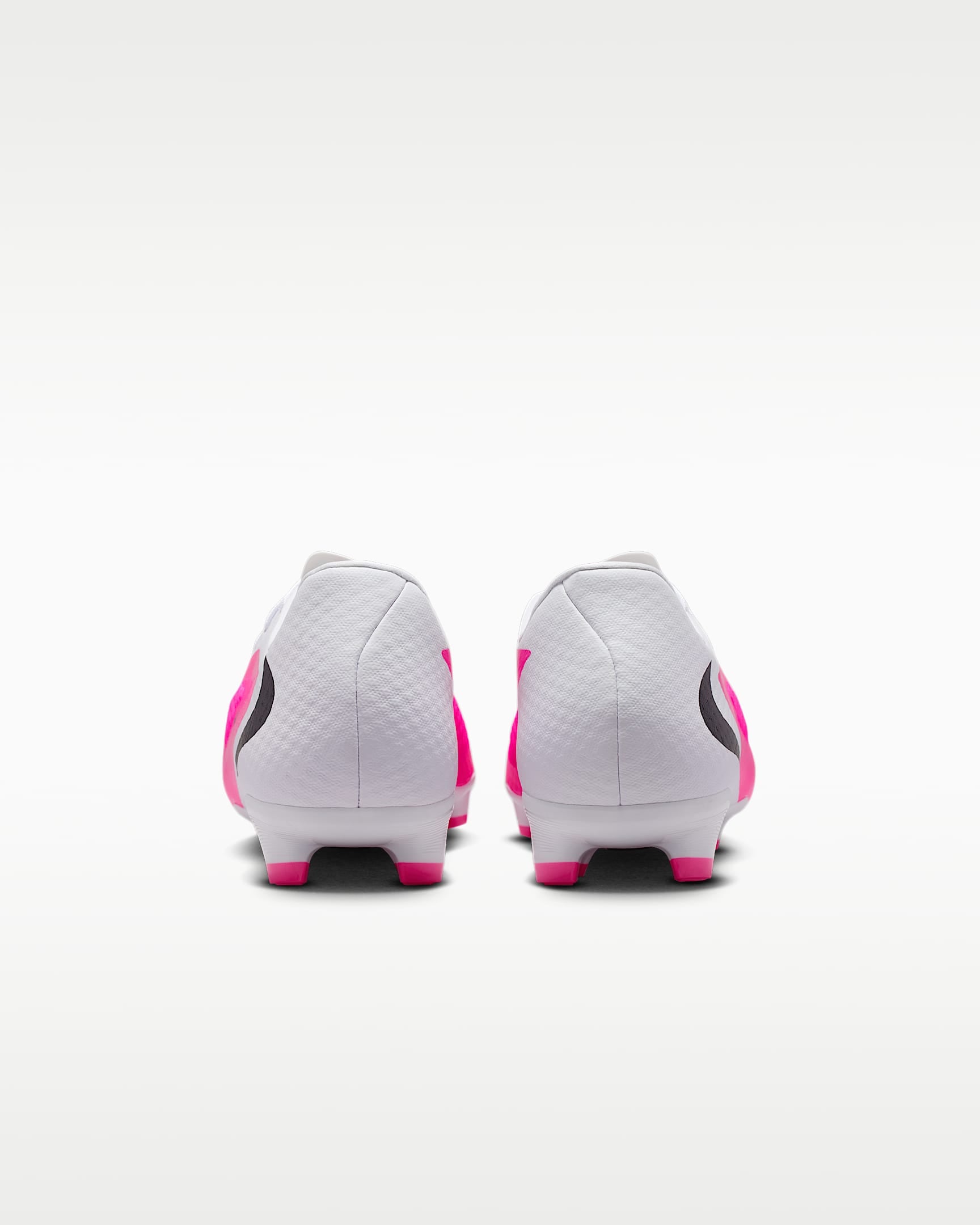 Nike Fußballschuh »PHANTOM 6 LOW ACAD FG/MG T«  Außensohle für Rasenplätze und für feste Böden