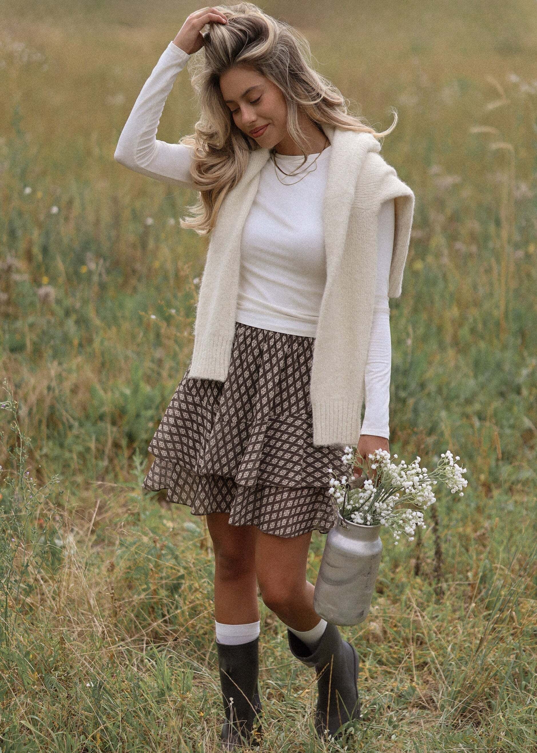 SASSYCLASSY Volantrock »Kurzer Volant Rock mit geometrischem Muster« Elastischer High Waist Stufenrock mit geometrischem Muster Braun