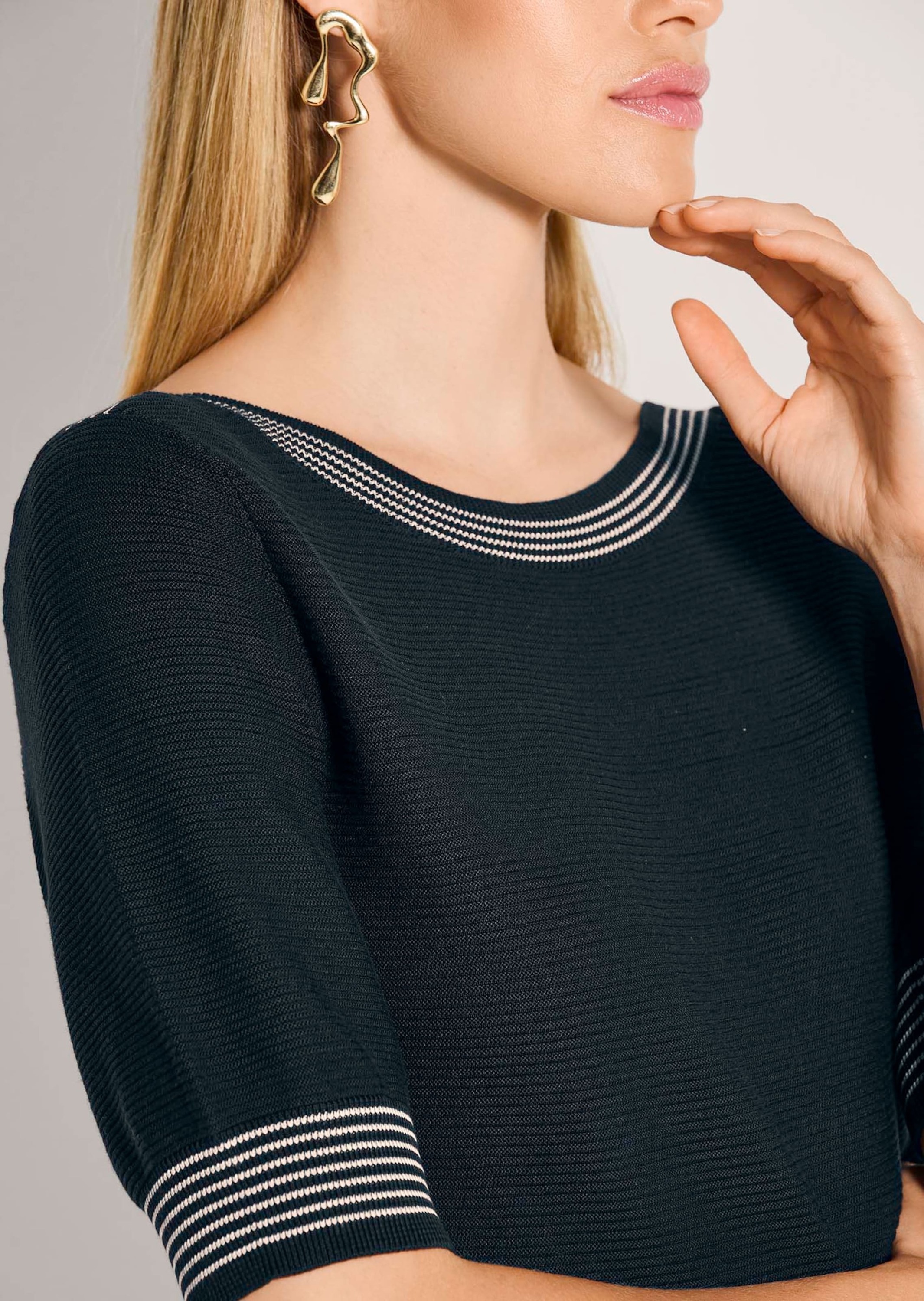MADELEINE Longpullover »Feinstrickpullover Sommerpullover mit Streifen-Details« Kontrastelemente