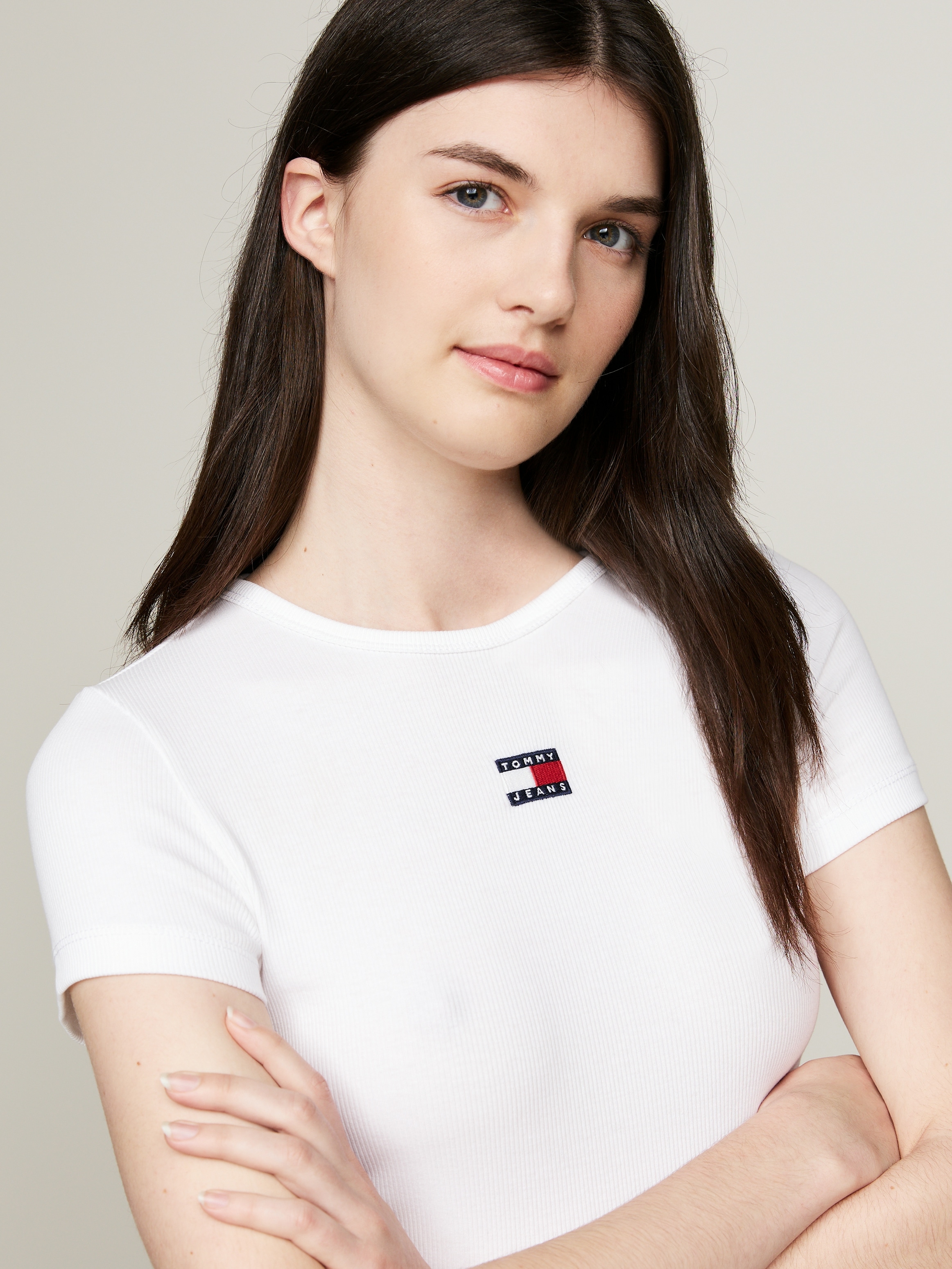Tommy Jeans T-Shirt »TJW SLIM BADGE RIB TEE«, in Rippoptik