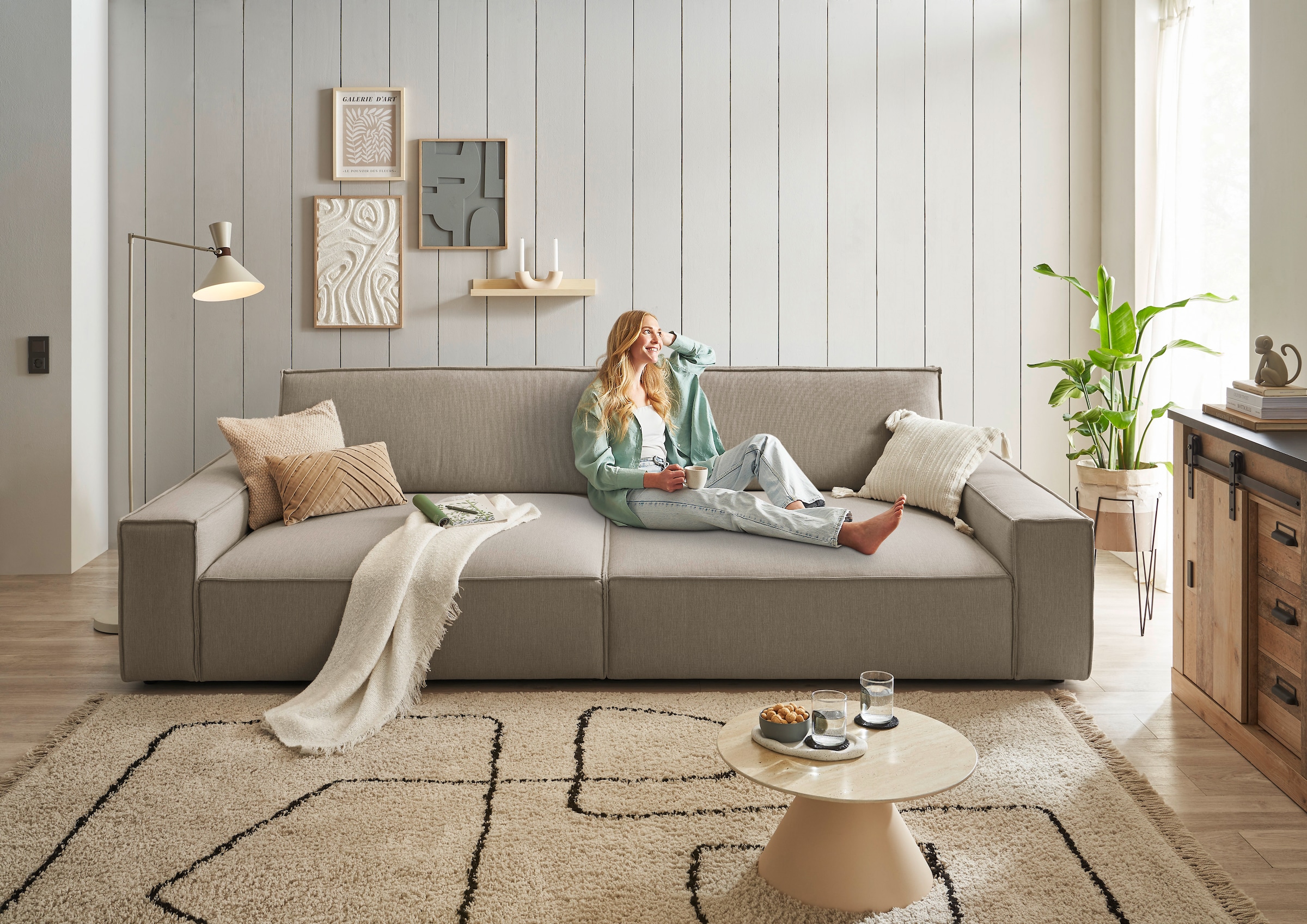 Home affaire Big-Sofa »NEU: SHERWOOD XXL, Big-Sofa (316cm), extra tiefe Sitzfläche 95 cm« bequemer Sitzkomfort, Cord u. Leinenoptik, Kedernaht