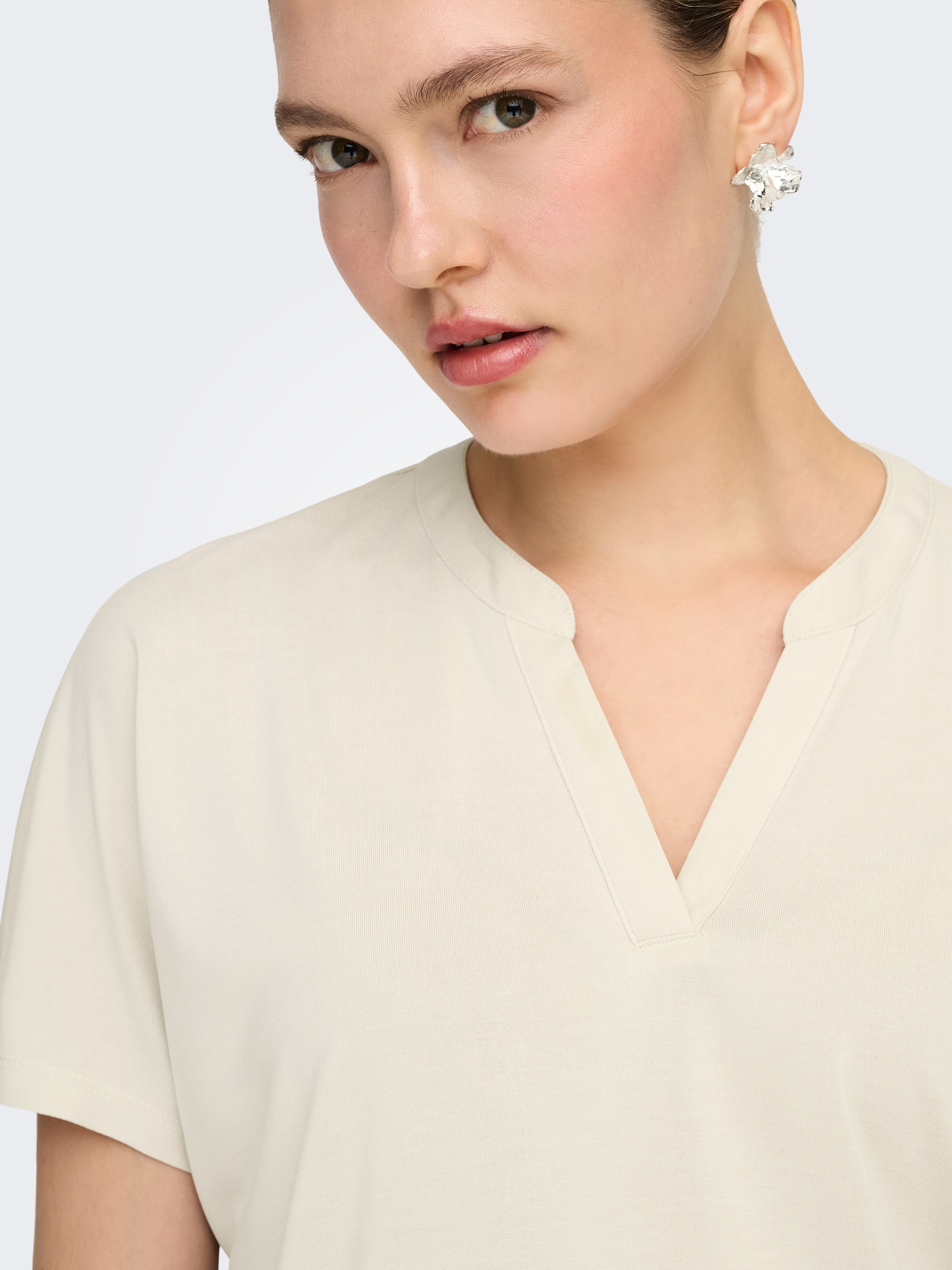 ONLY Kurzarmshirt »ONLFREE LIFE S/S SPLIT TOP JRS« Materialmix, regular fit