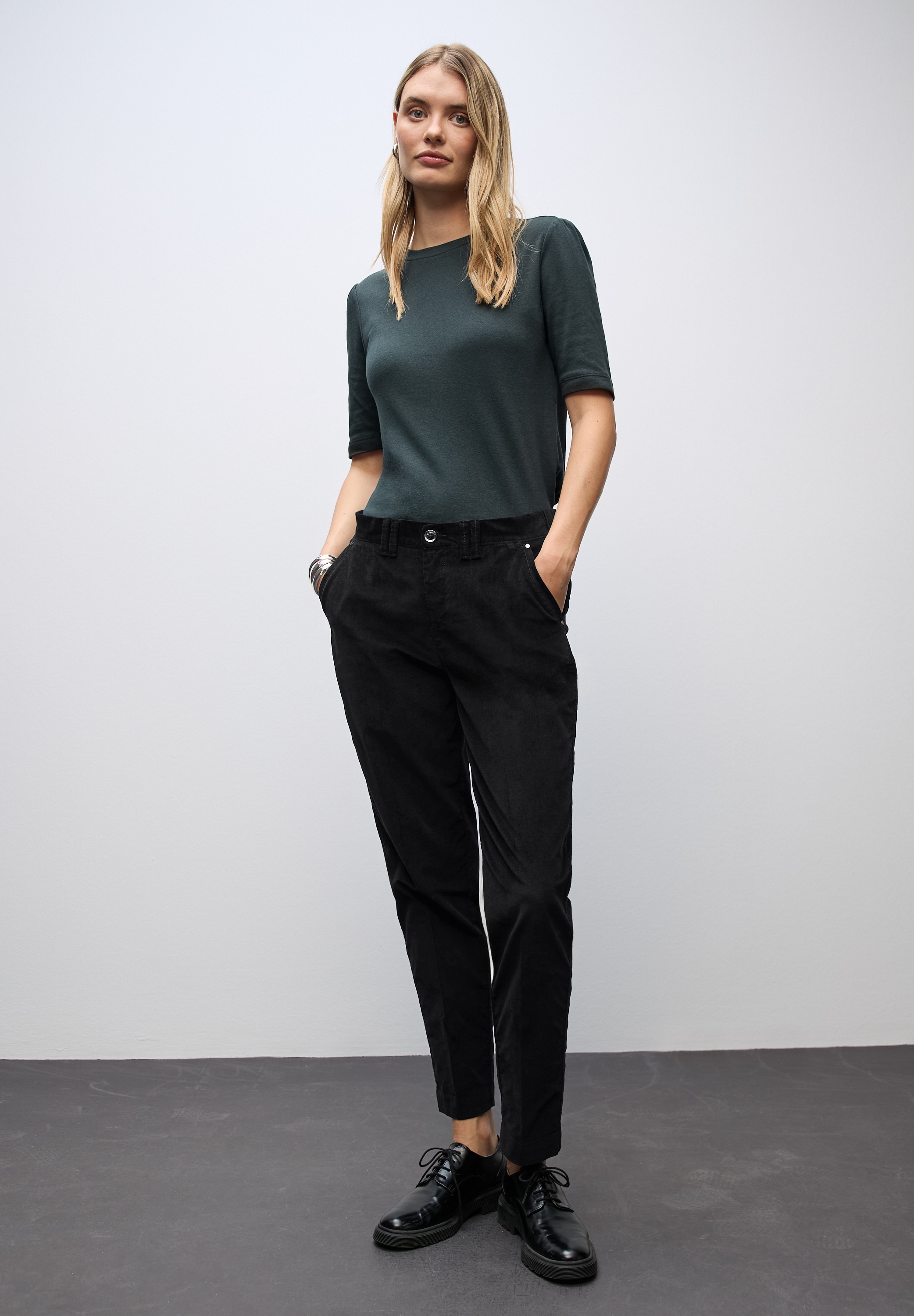 STREET ONE Chinohose »Velvet«, mit Taschen