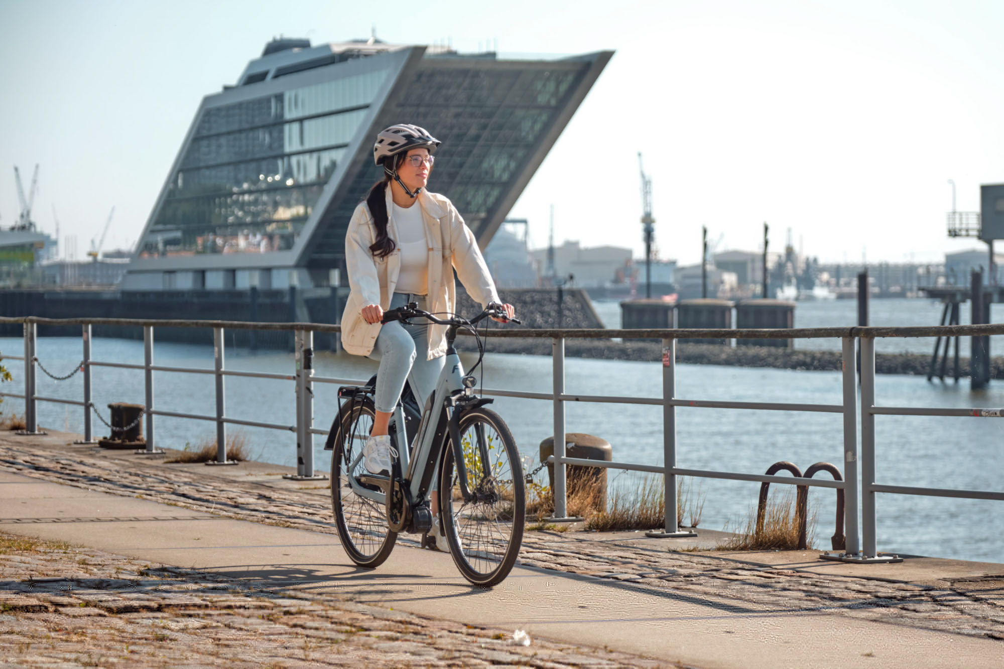 FISCHER Fahrrad »CITA 2404 688 43 ACTIVE« 7 Gang Shimano NEXUS Schaltwerk Mittelmotor mit Akku-Ladegerät | mit Werkzeug,  Pedelec, Elektrofahrrad für Damen und Herren